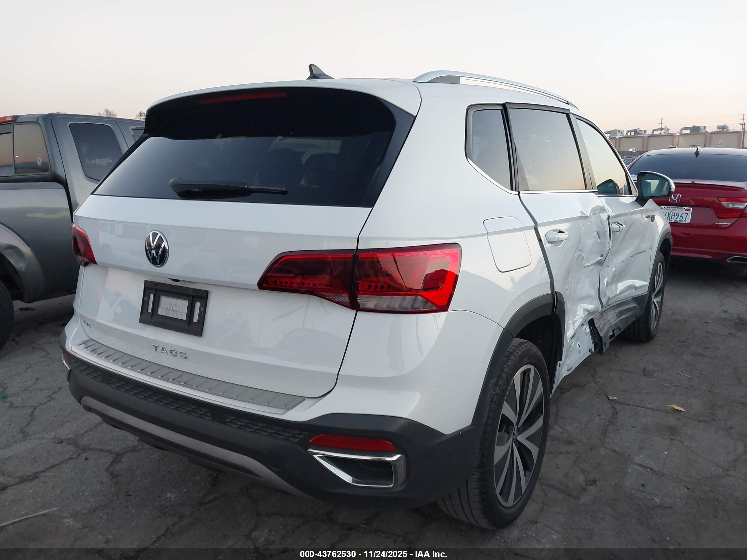 VOLKSWAGEN TAOS image 4