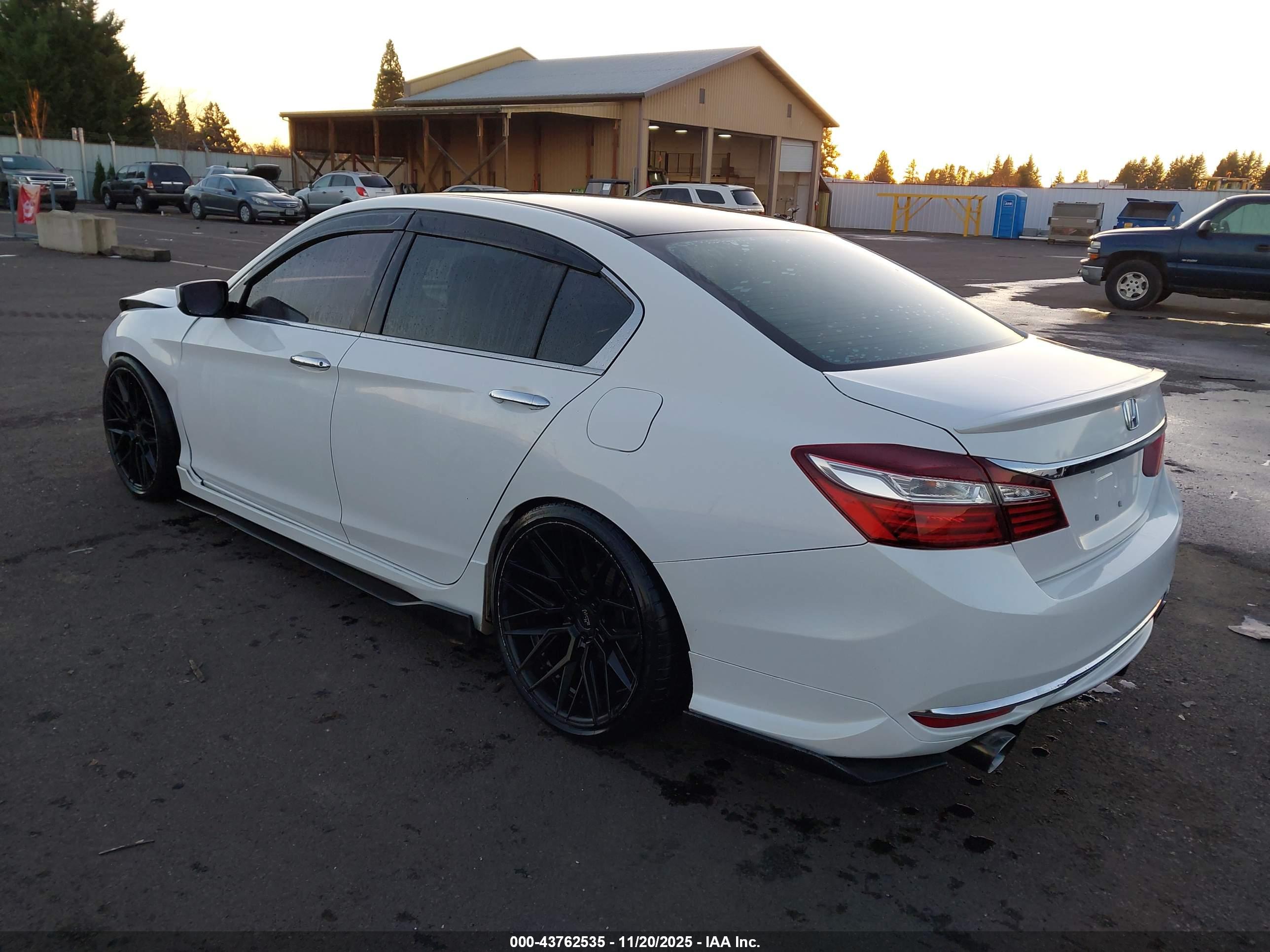 HONDA ACCORD image 3