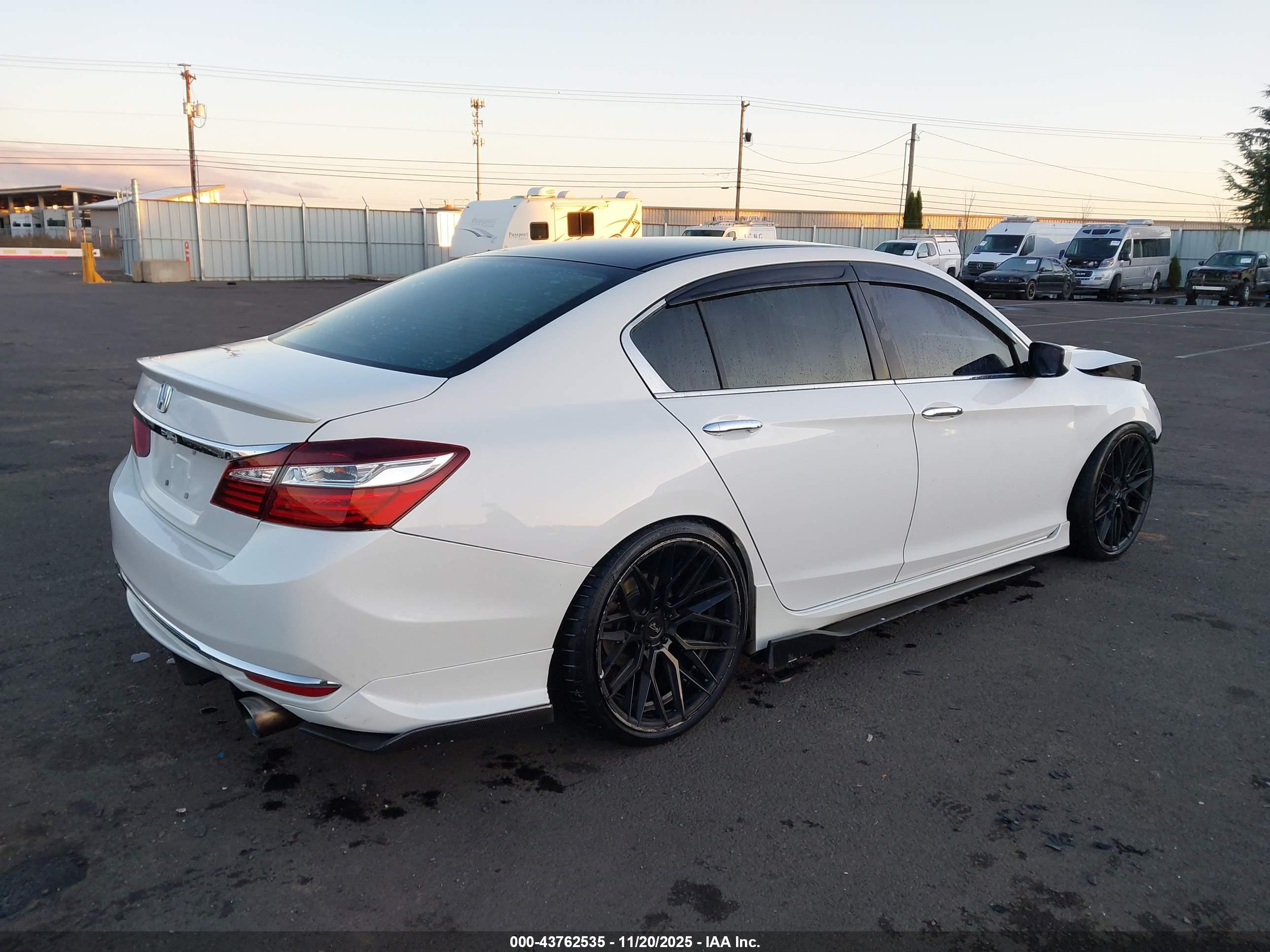 HONDA ACCORD image 4