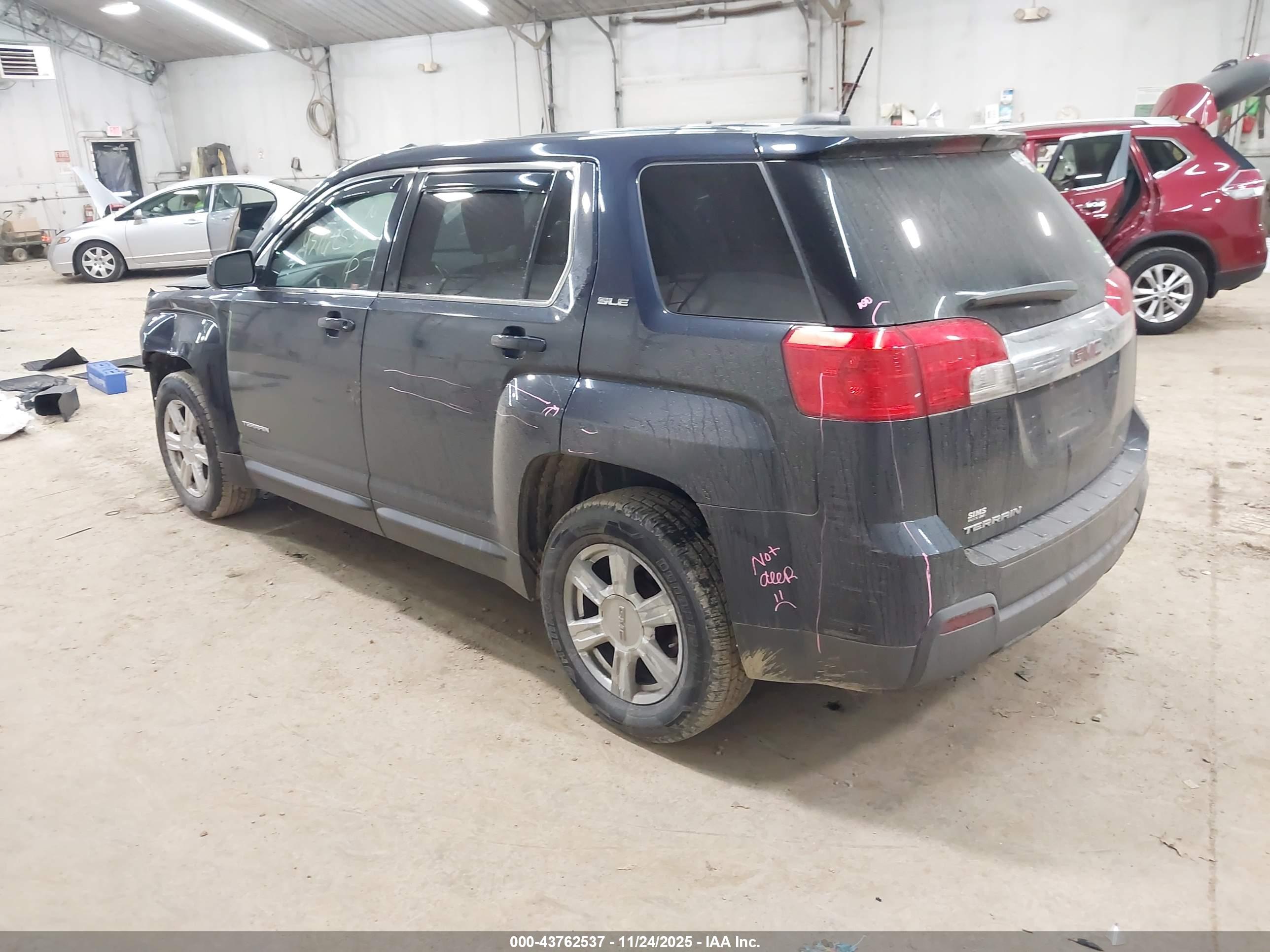 GMC TERRAIN image 3