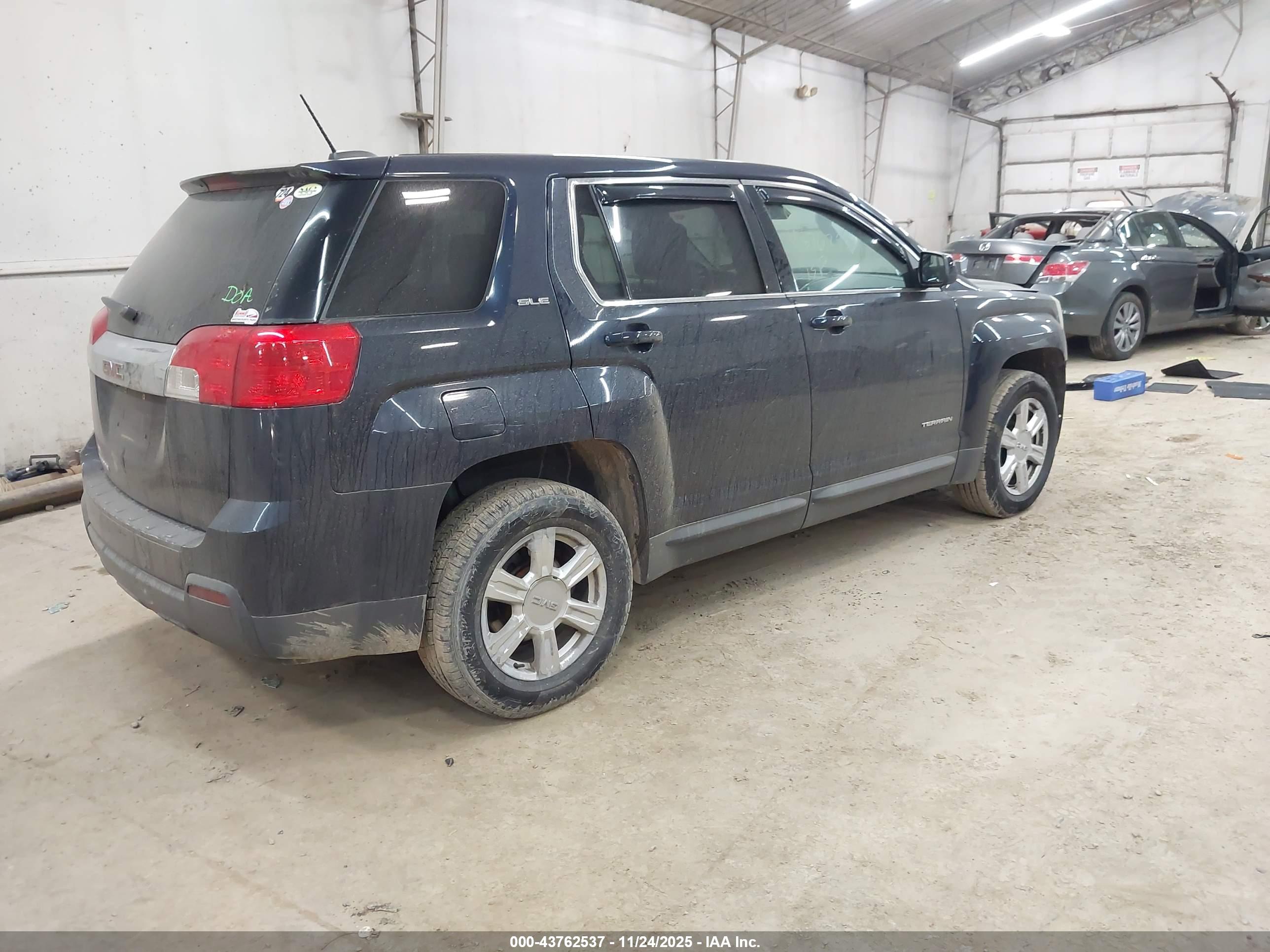 GMC TERRAIN image 4