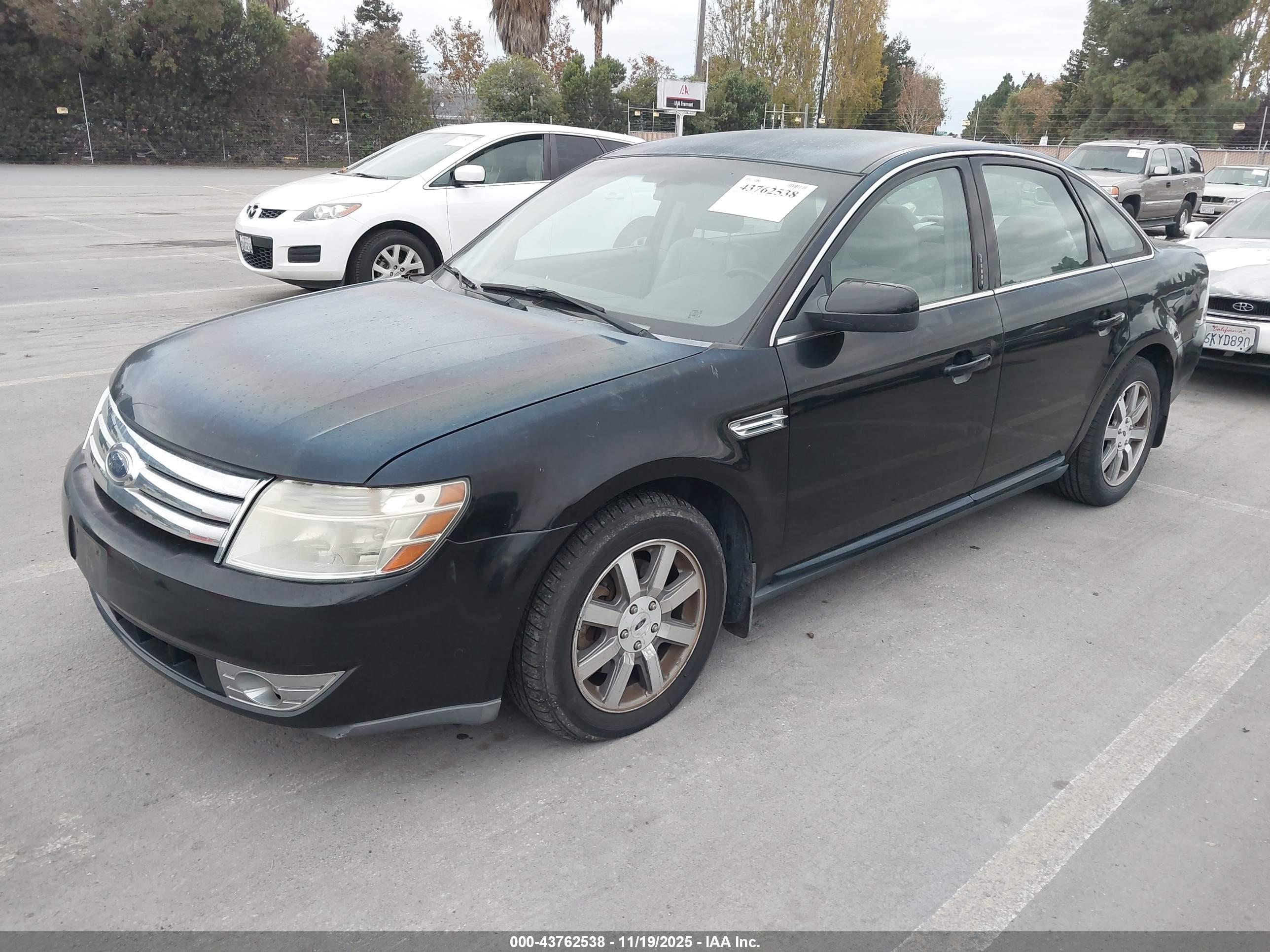 FORD TAURUS image 2