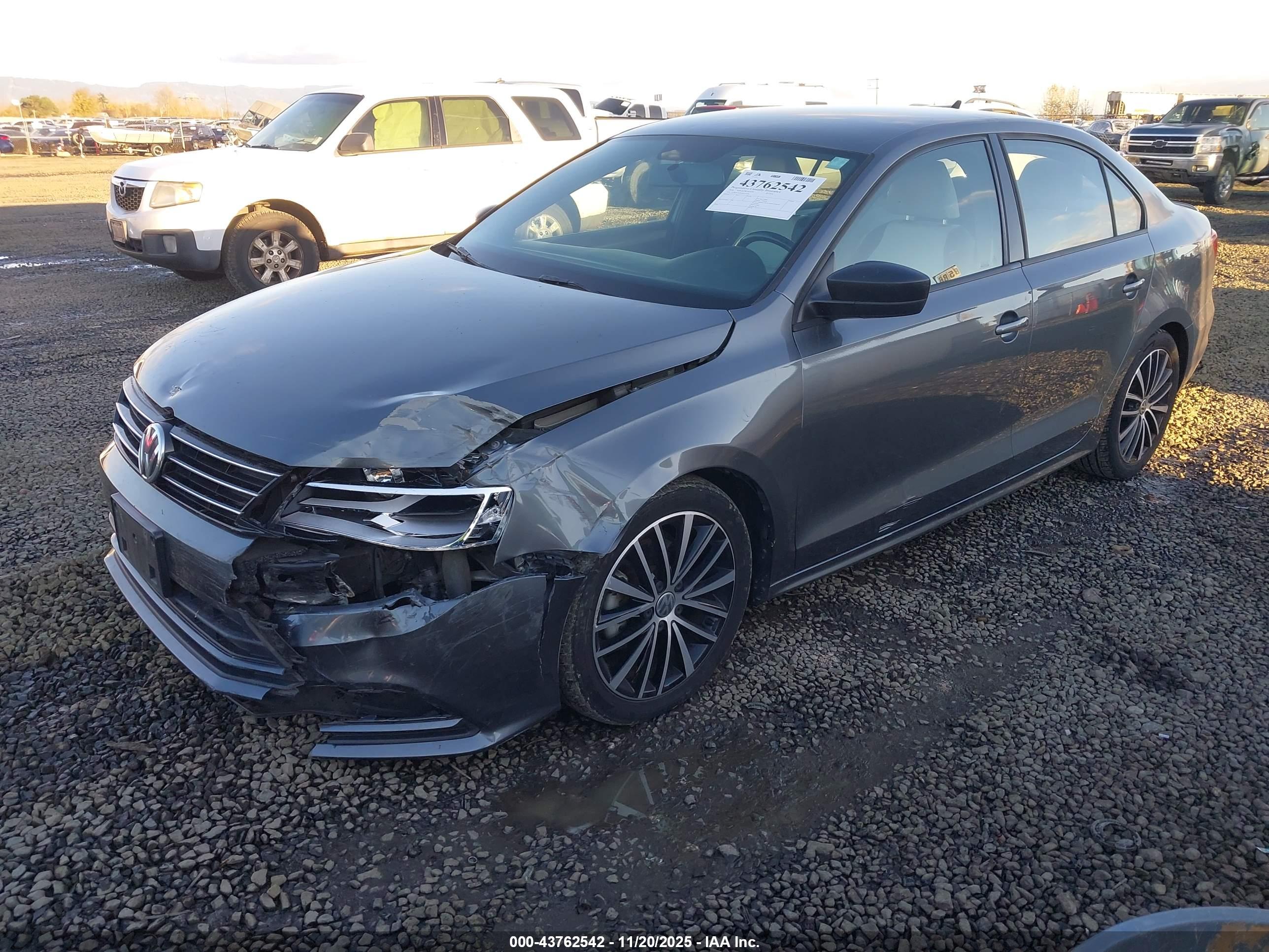 VOLKSWAGEN JETTA image 2