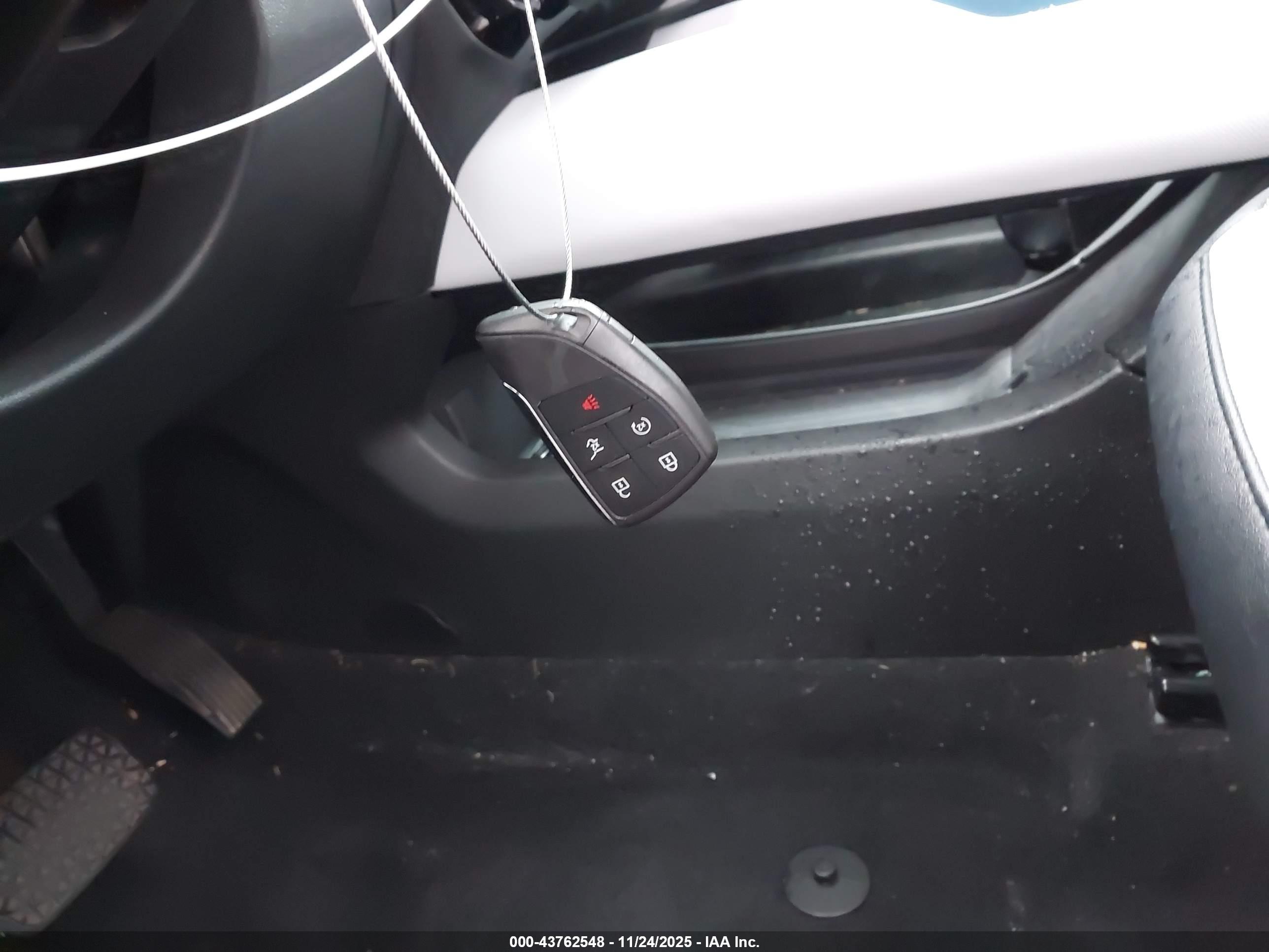 CHEVROLET EQUINOX image 11