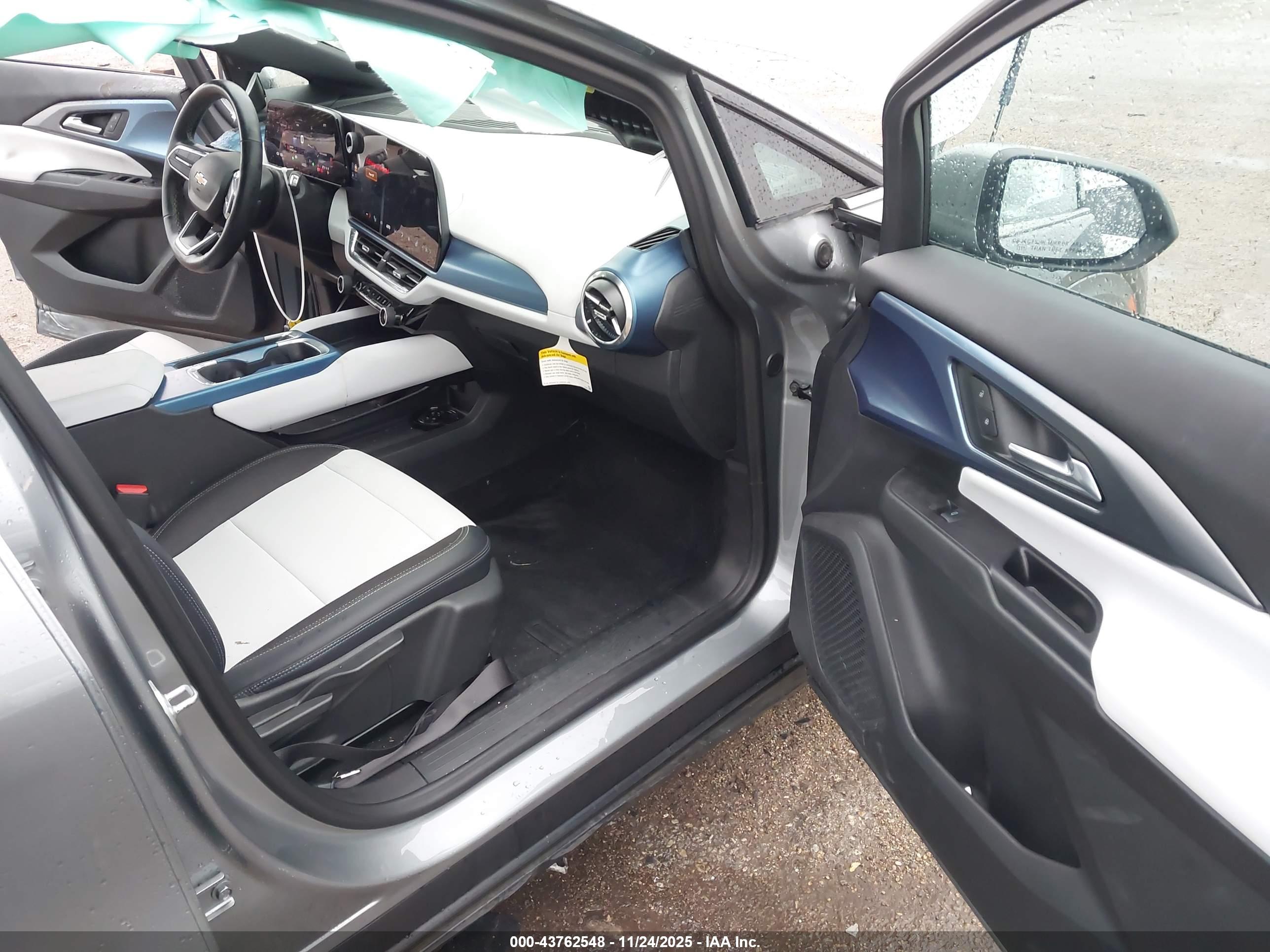 CHEVROLET EQUINOX image 5