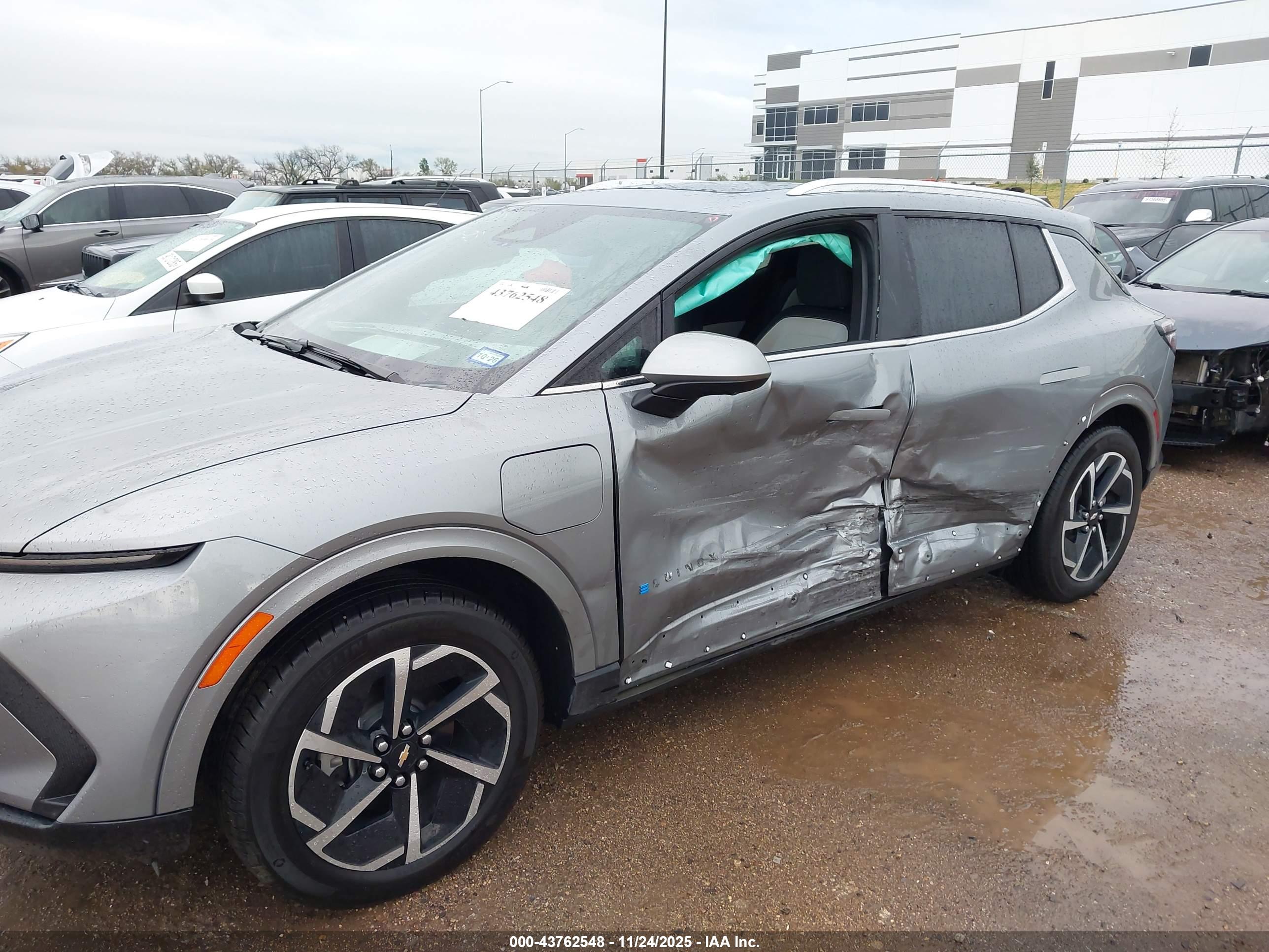 CHEVROLET EQUINOX image 6