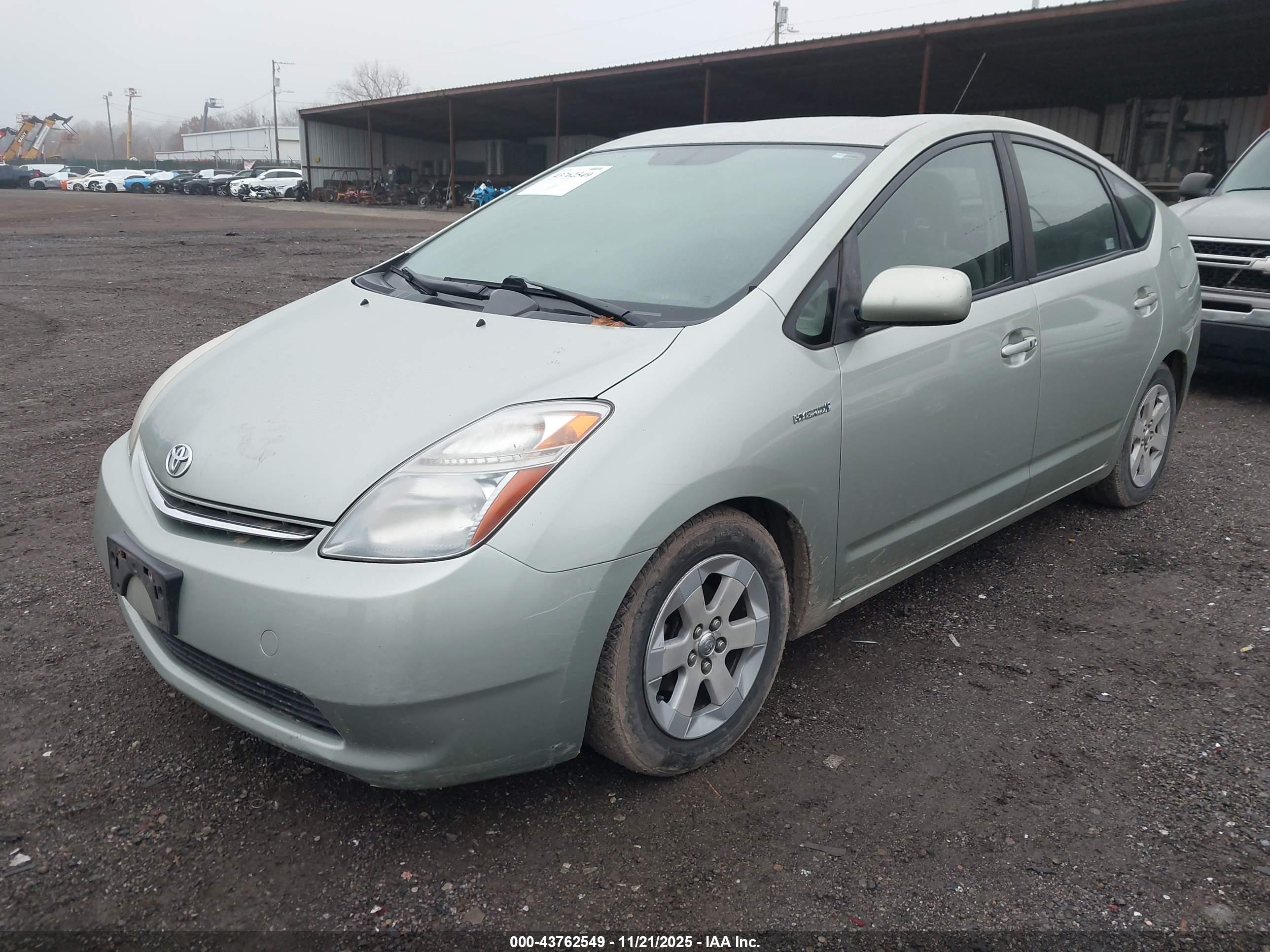 TOYOTA PRIUS image 2