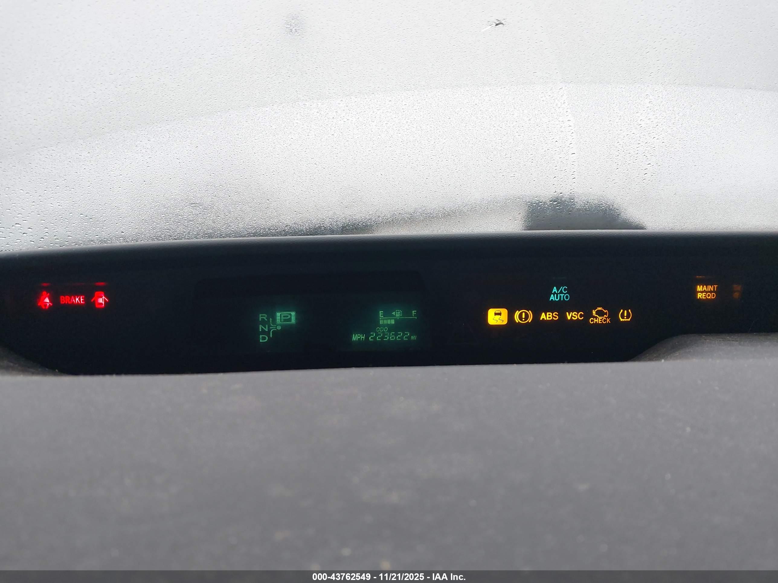 TOYOTA PRIUS image 7