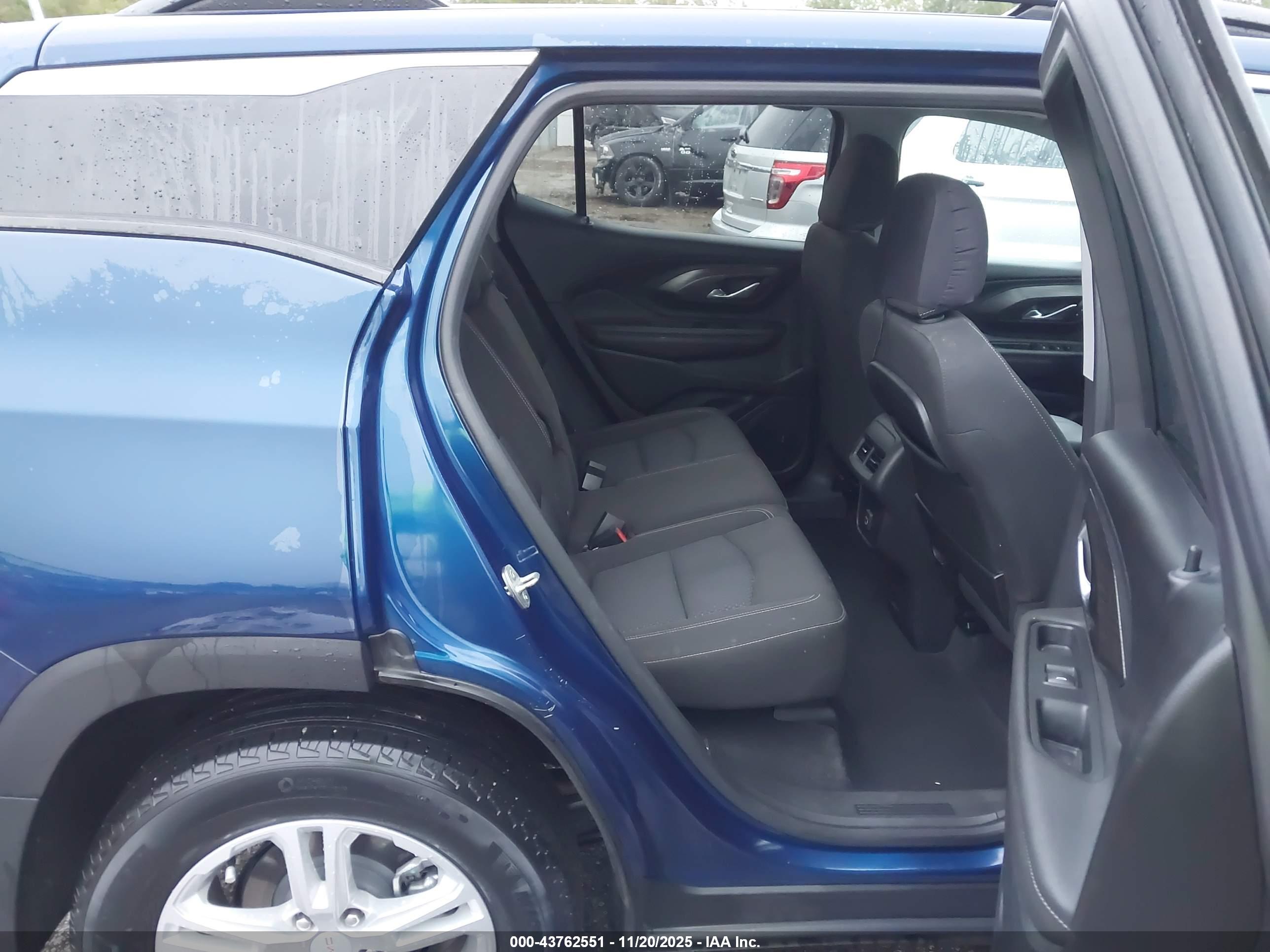 GMC TERRAIN image 8