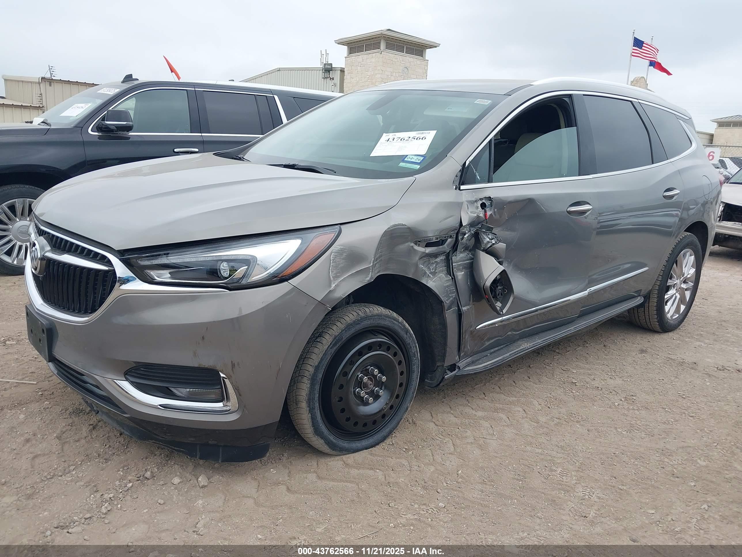 BUICK ENCLAVE image 2