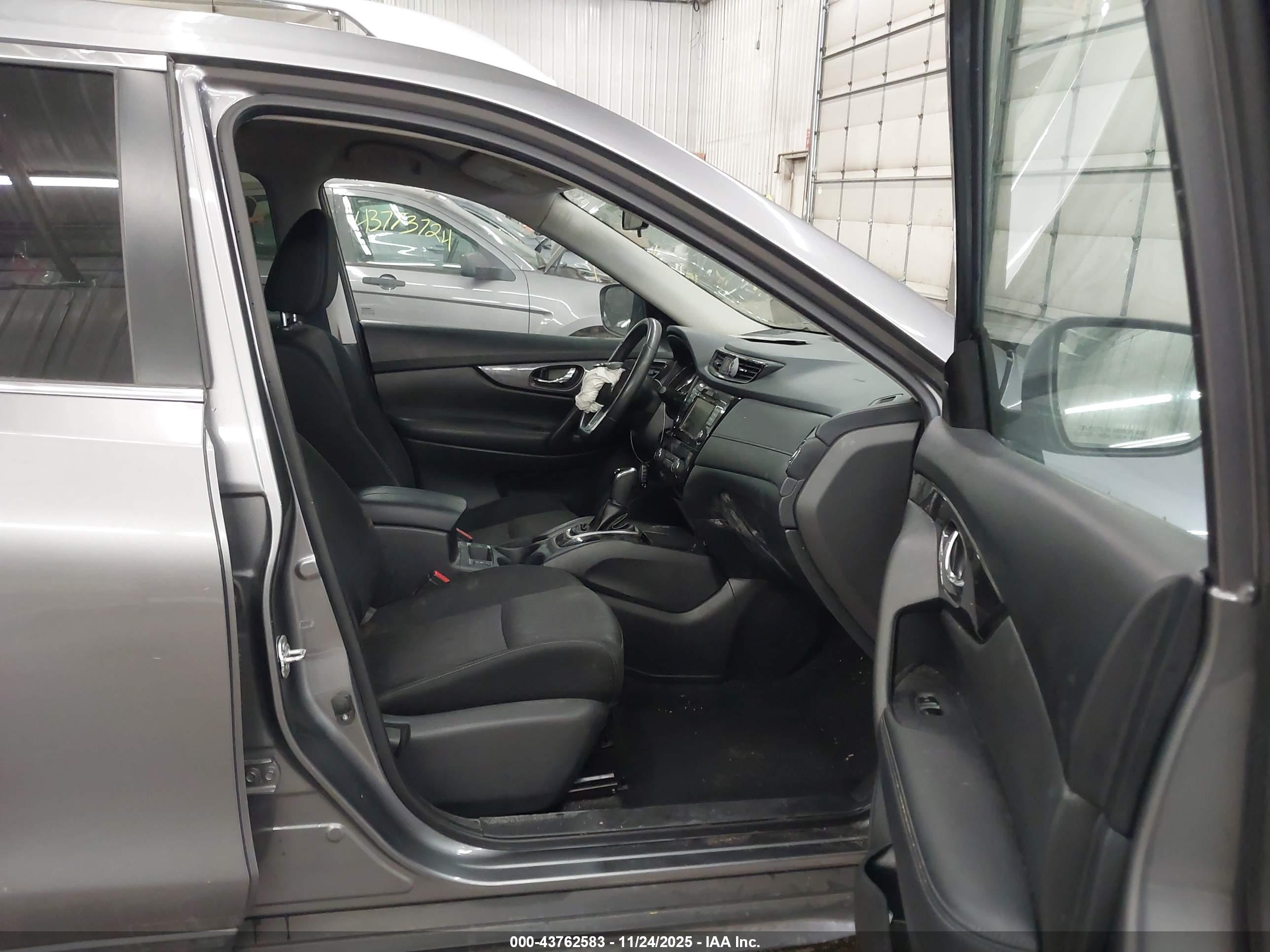 NISSAN ROGUE image 5