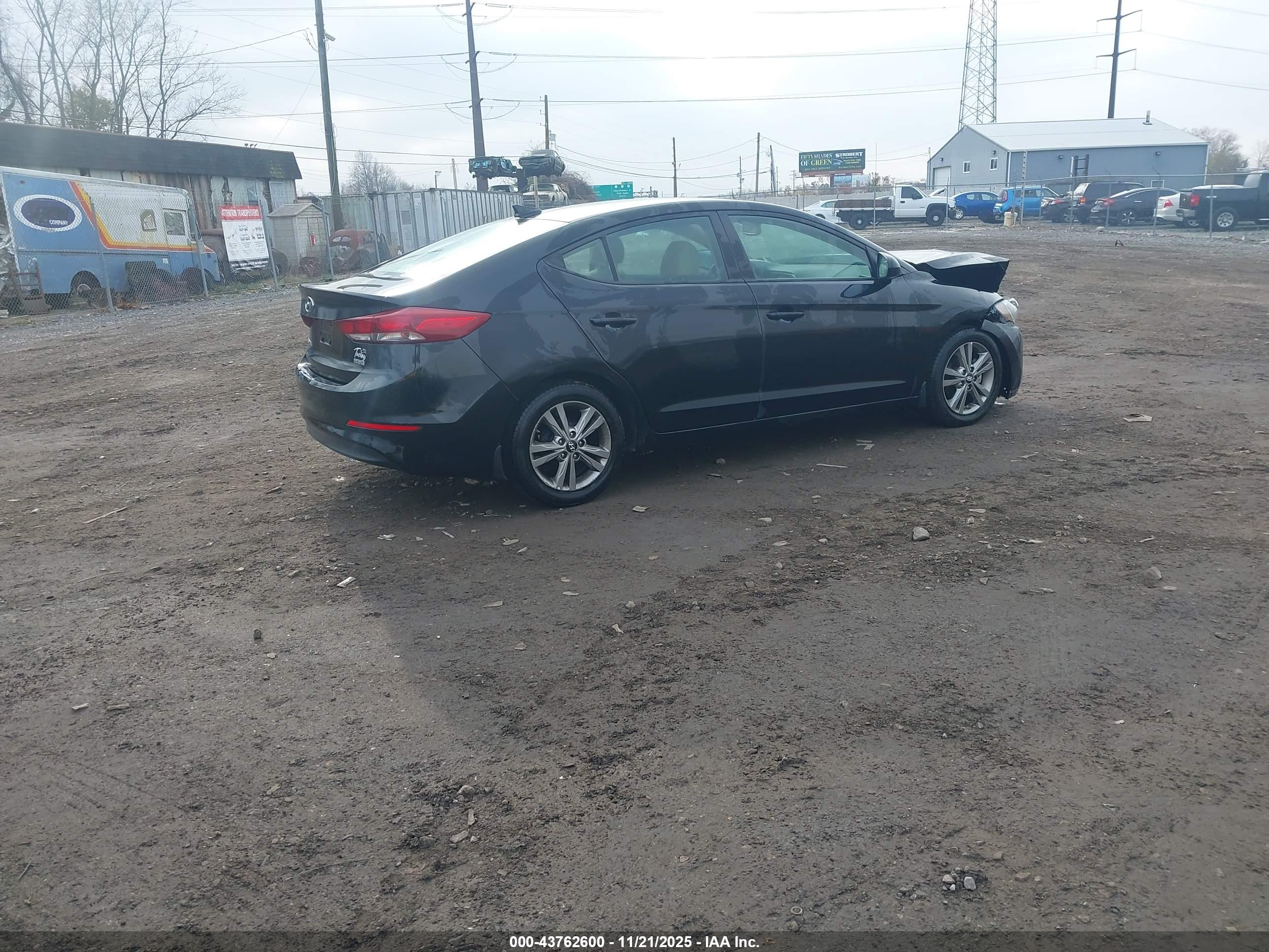 HYUNDAI ELANTRA image 4