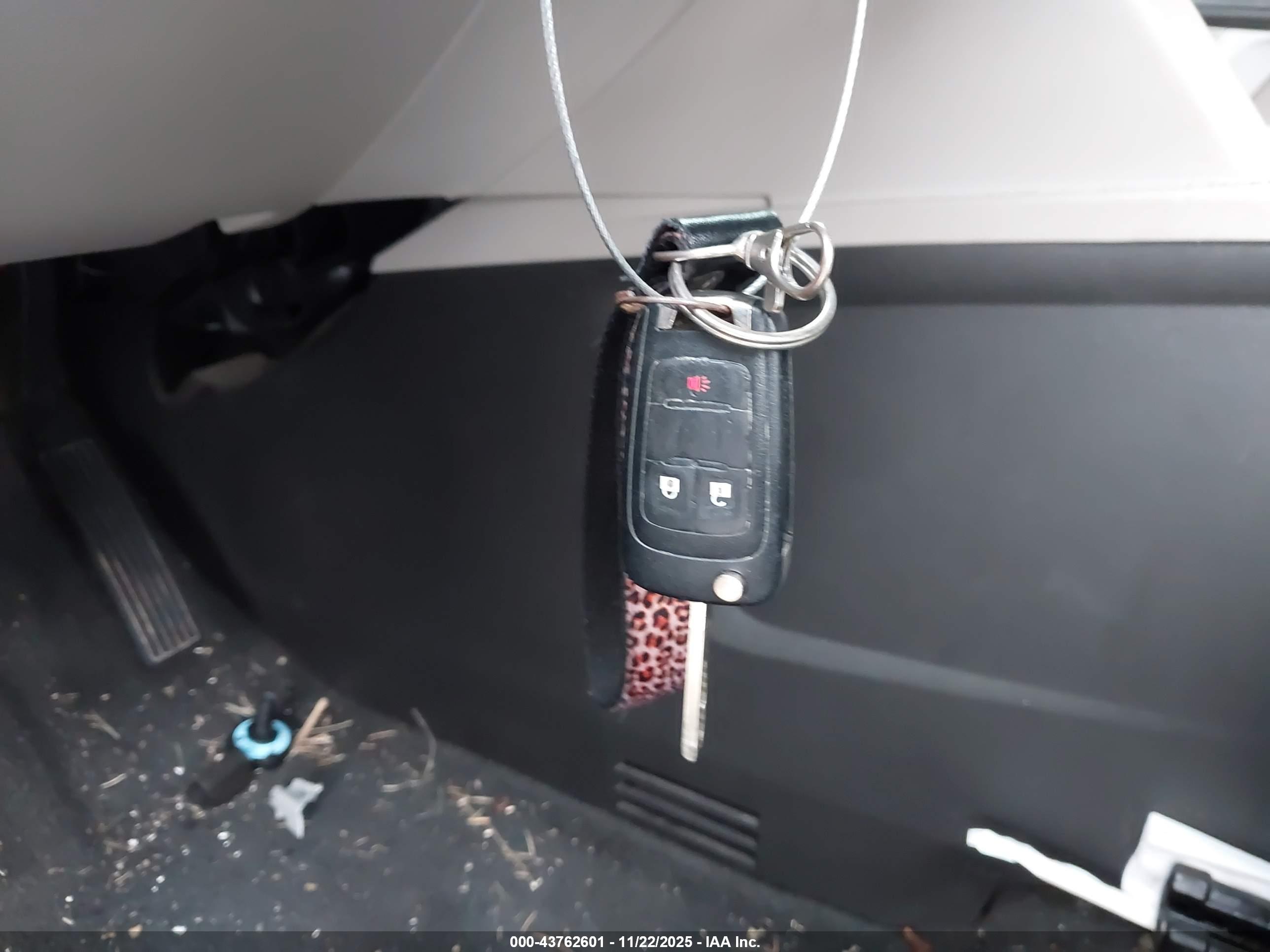 CHEVROLET EQUINOX image 11