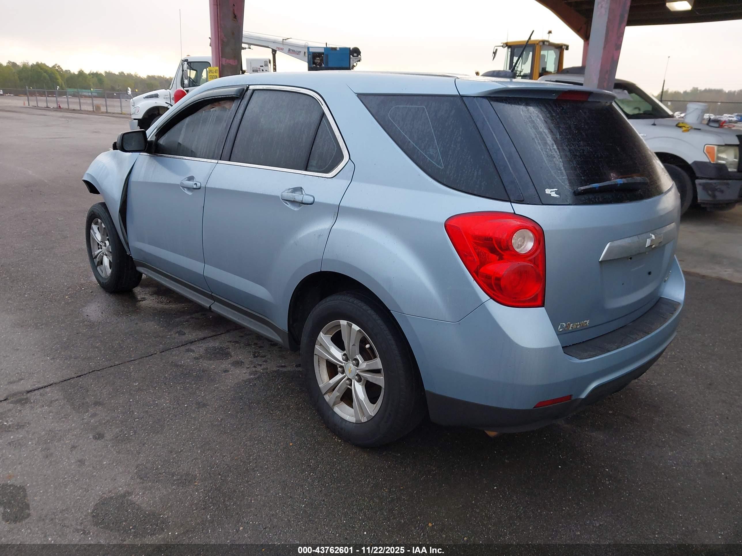 CHEVROLET EQUINOX image 3