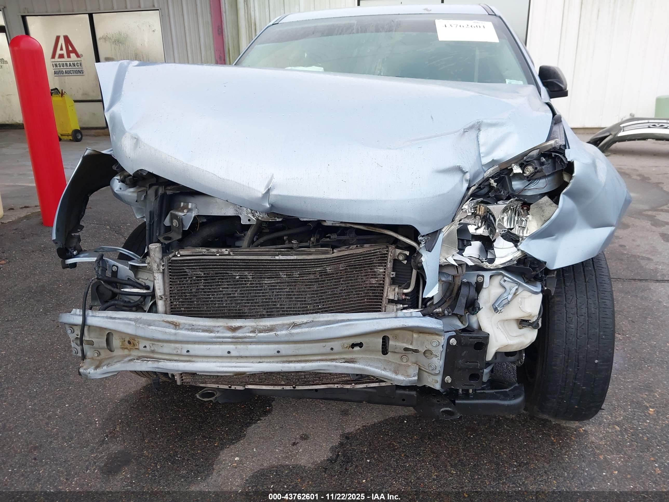 CHEVROLET EQUINOX image 6