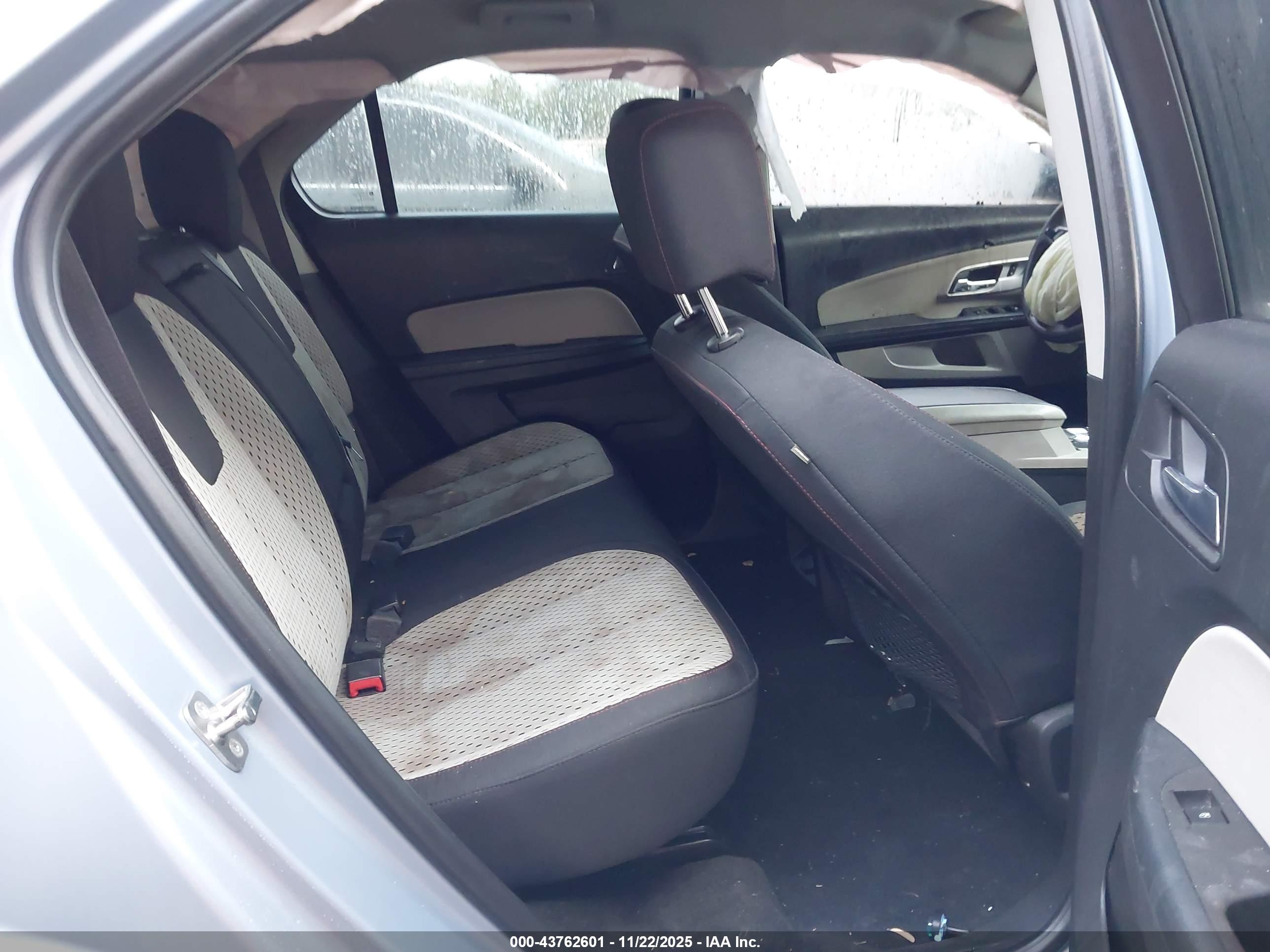CHEVROLET EQUINOX image 8