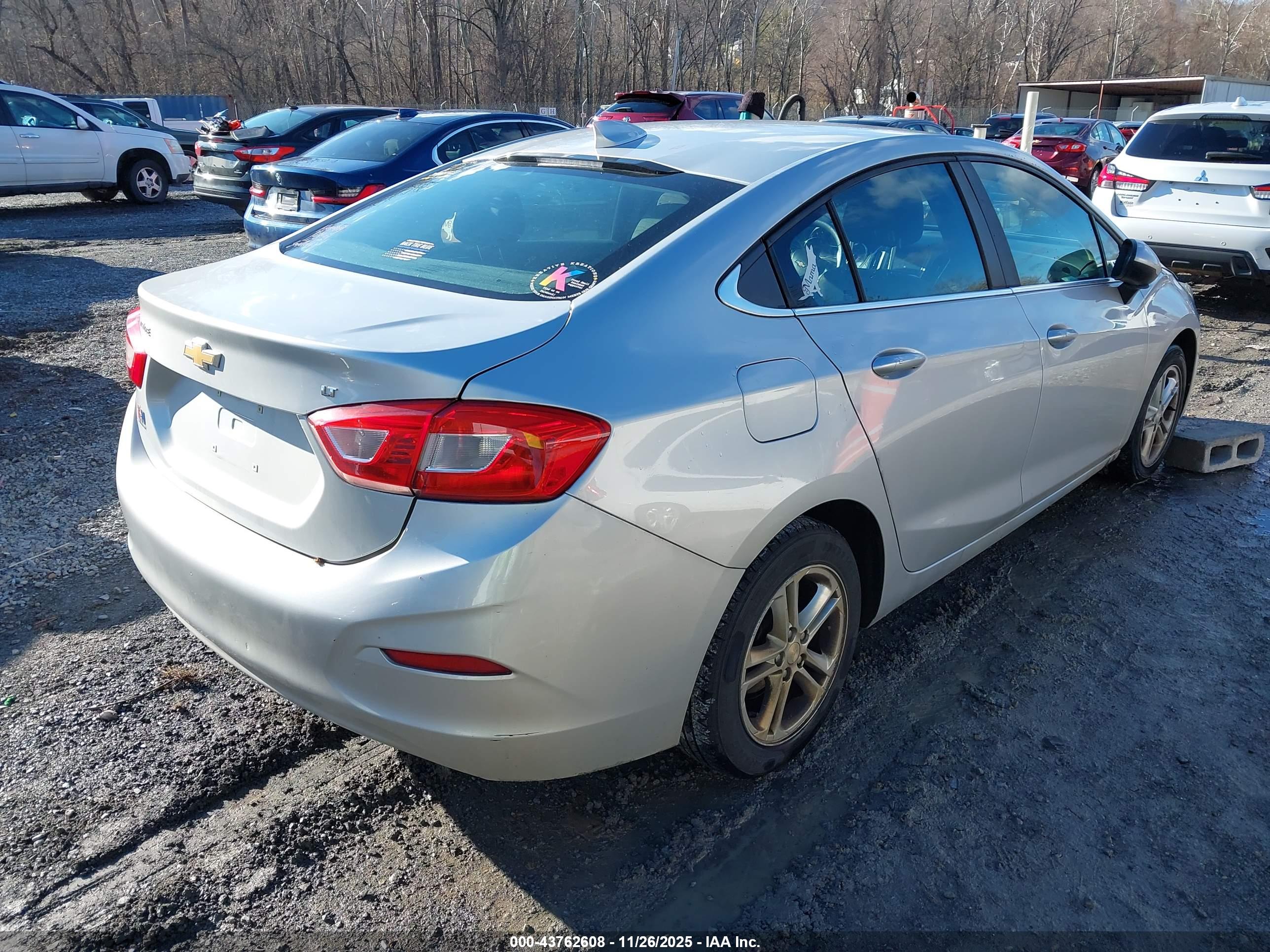 CHEVROLET CRUZE image 4
