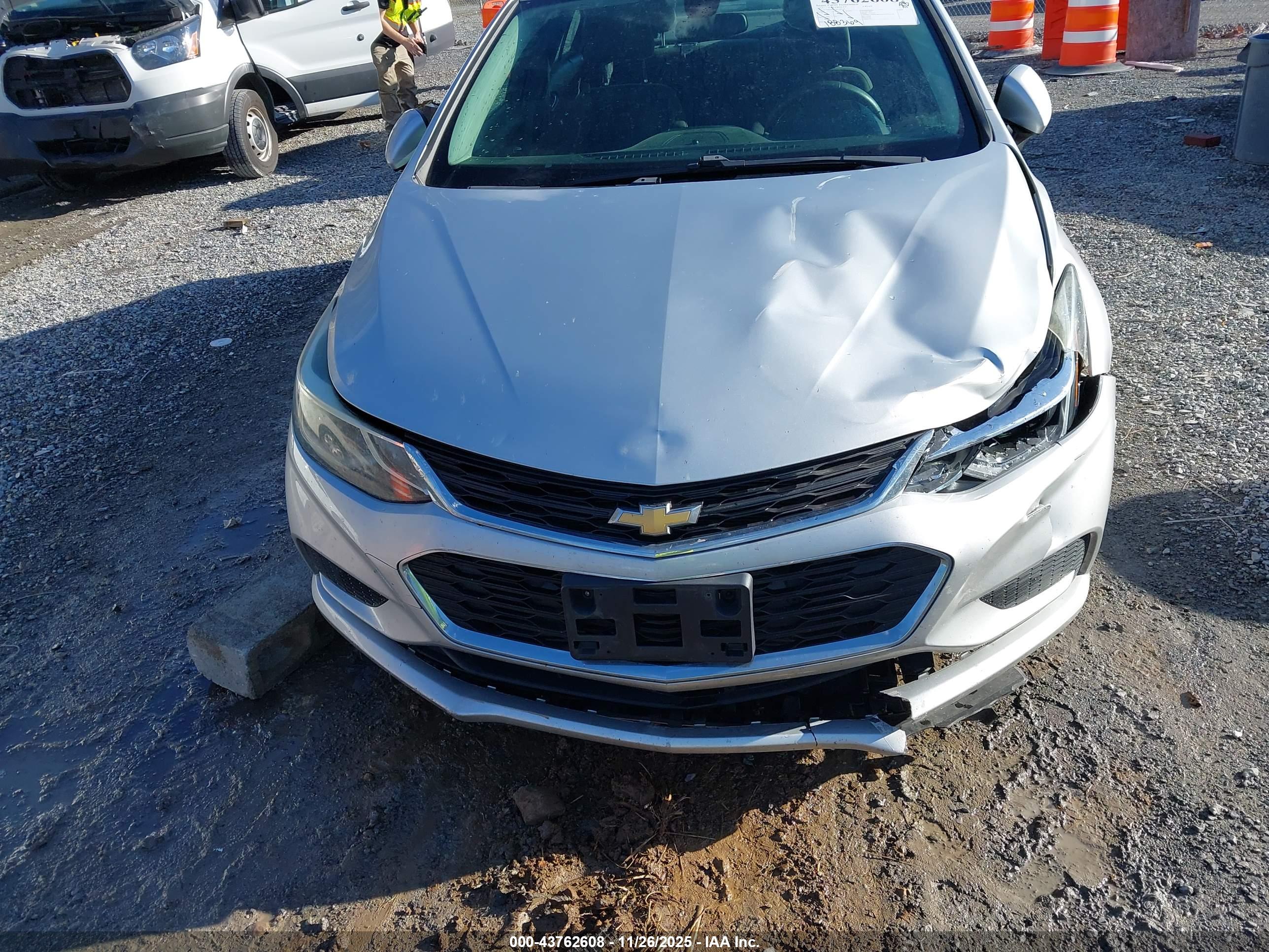 CHEVROLET CRUZE image 6