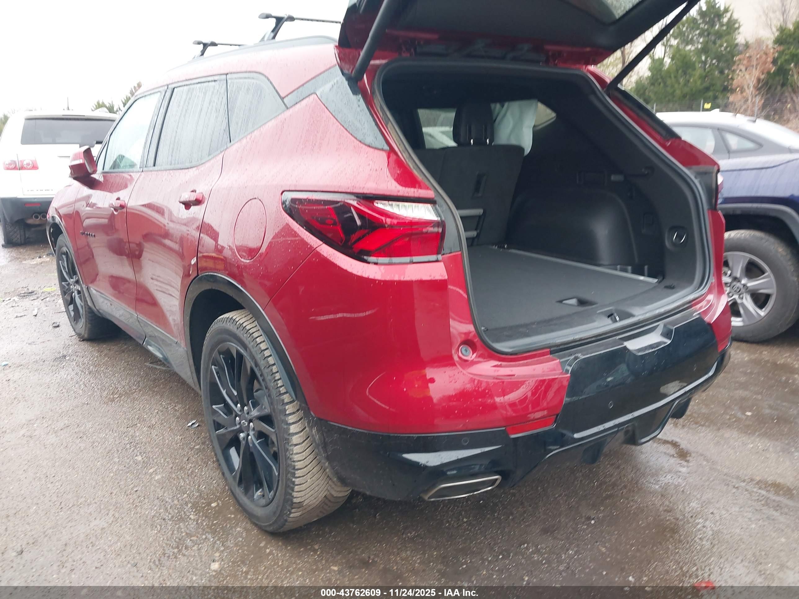 CHEVROLET BLAZER image 3