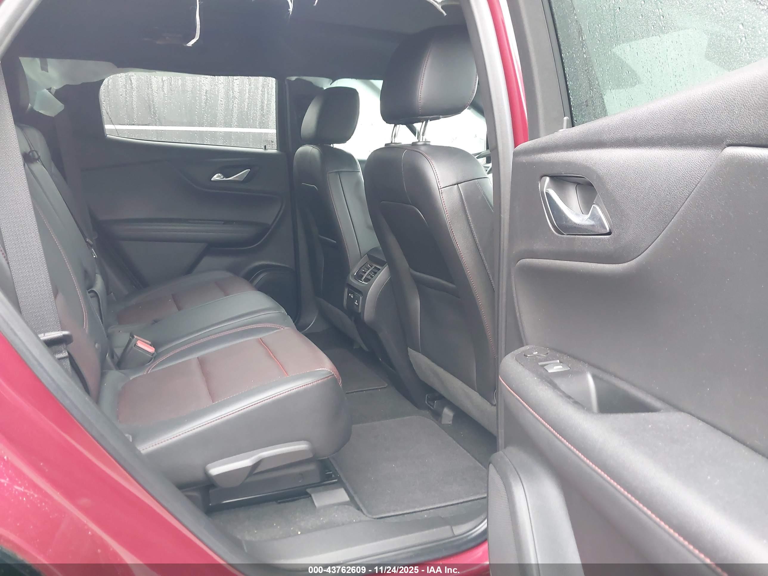 CHEVROLET BLAZER image 8