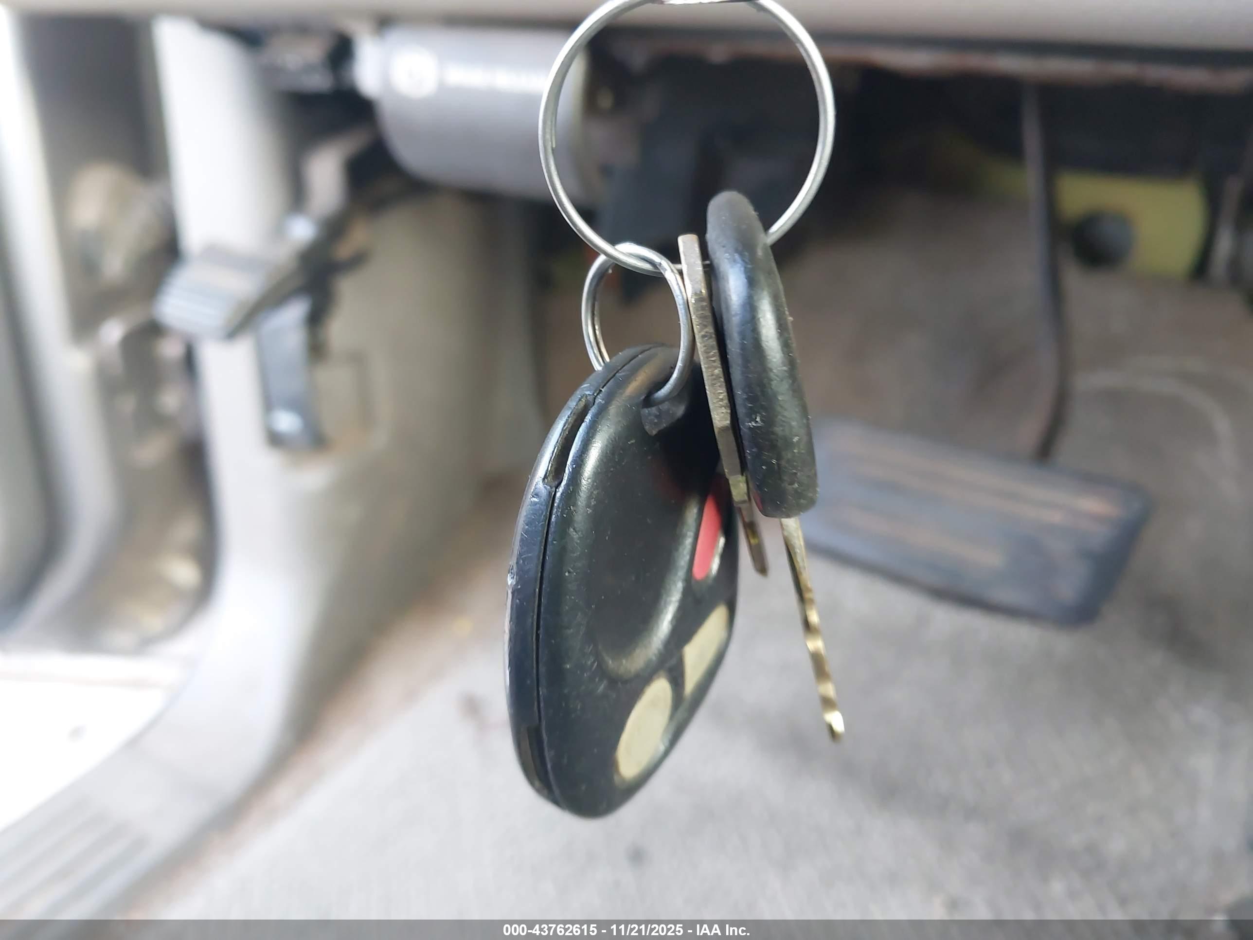 GMC YUKON image 11