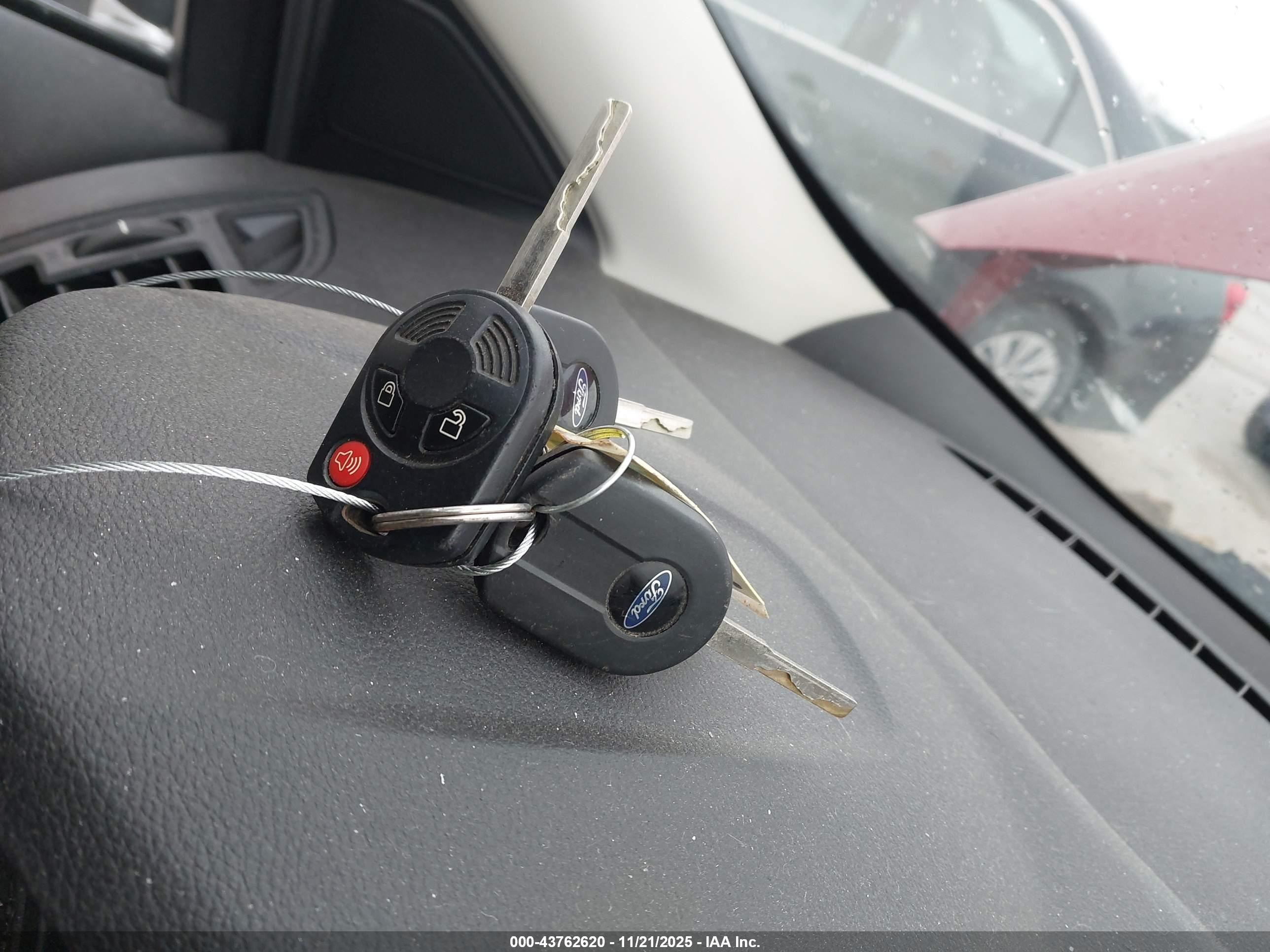 FORD ESCAPE image 11