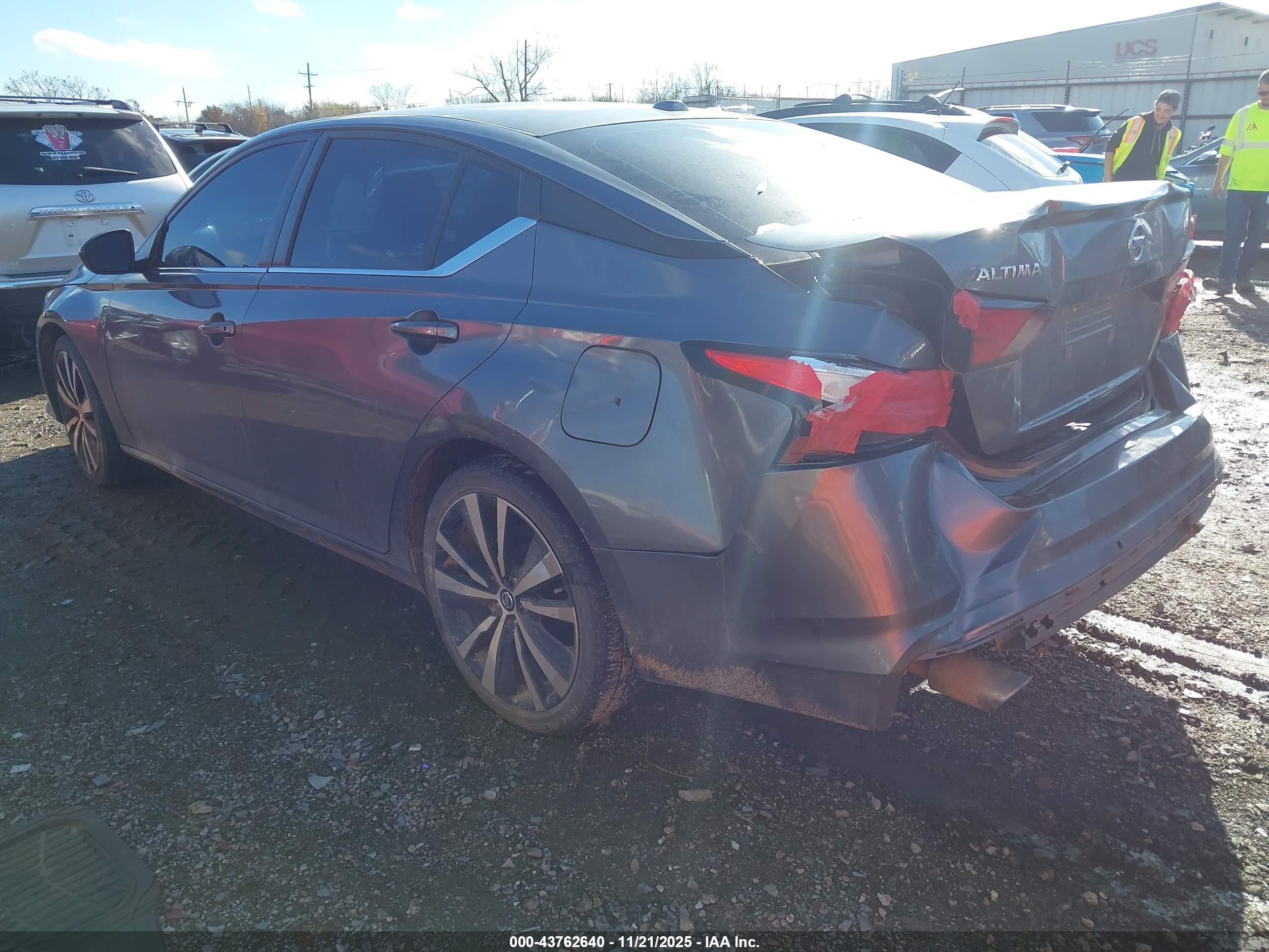 NISSAN ALTIMA image 3
