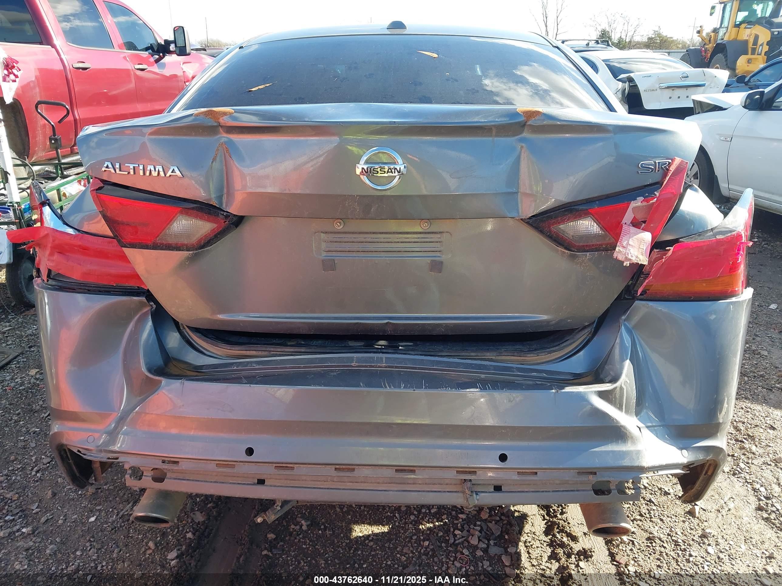 NISSAN ALTIMA image 6