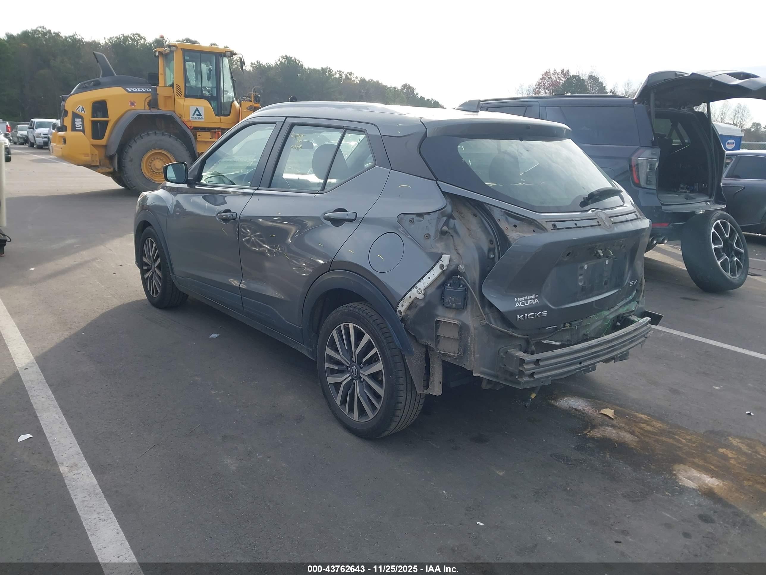 NISSAN KICKS image 3