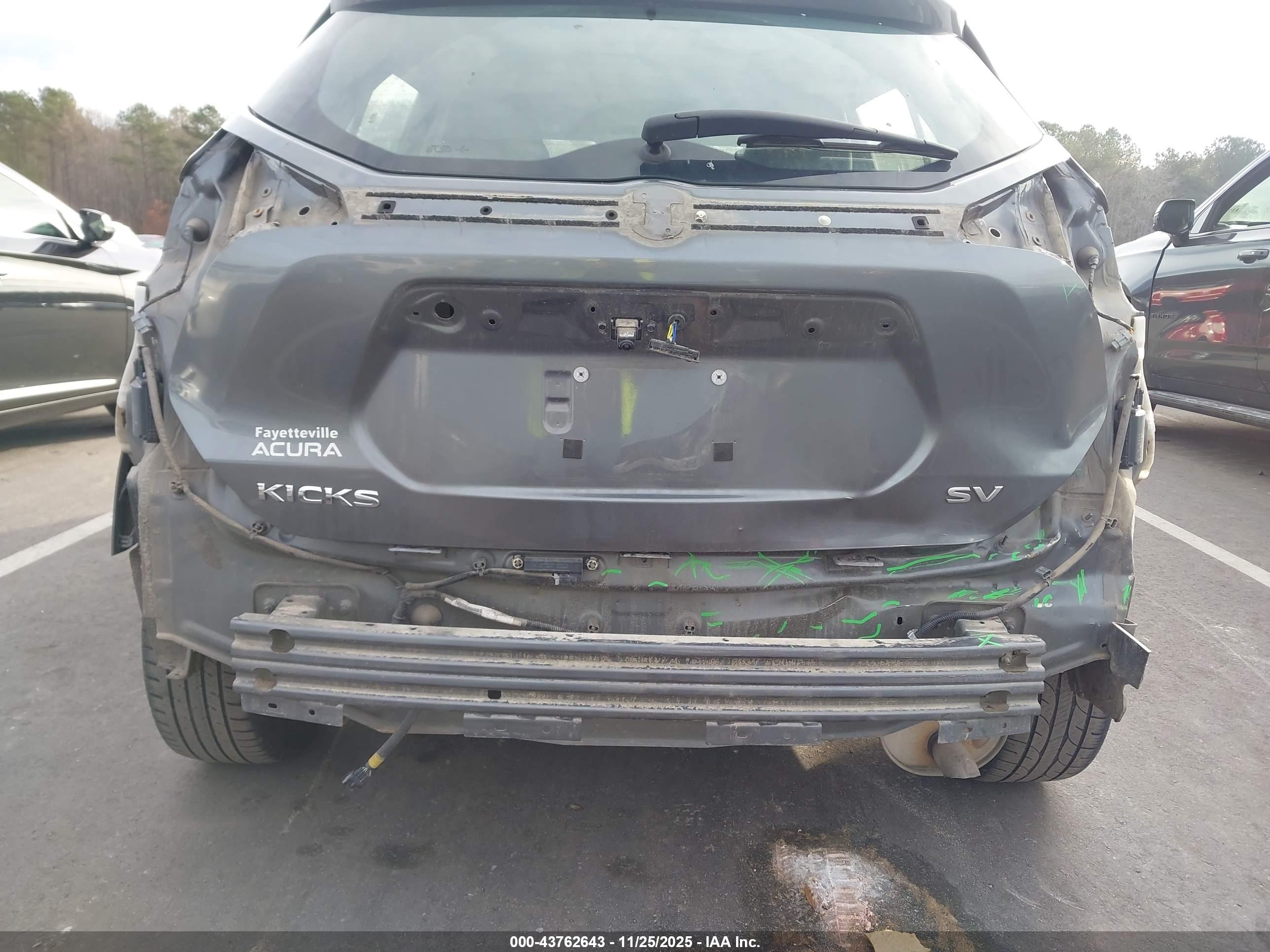 NISSAN KICKS image 6