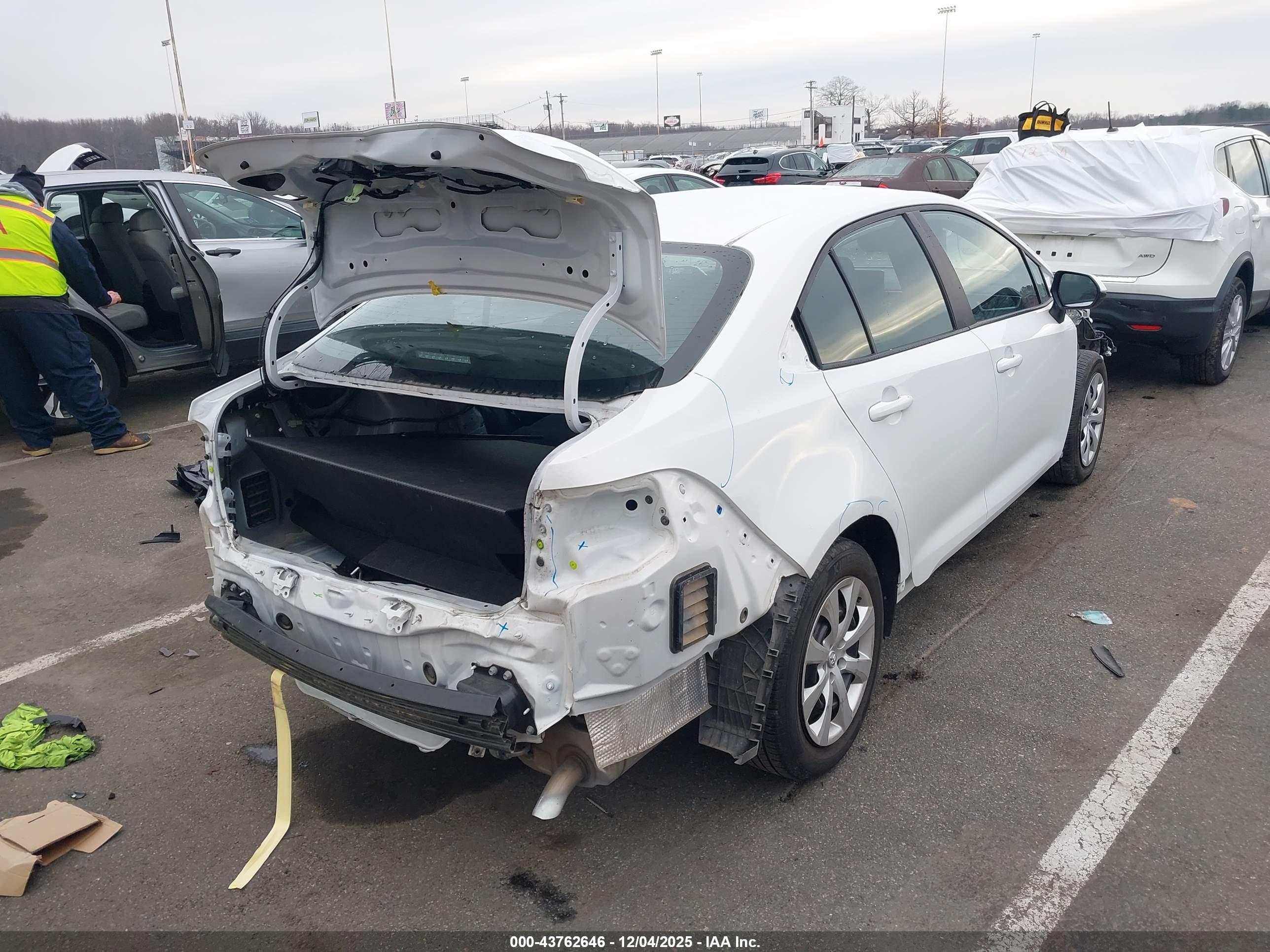 TOYOTA COROLLA image 4