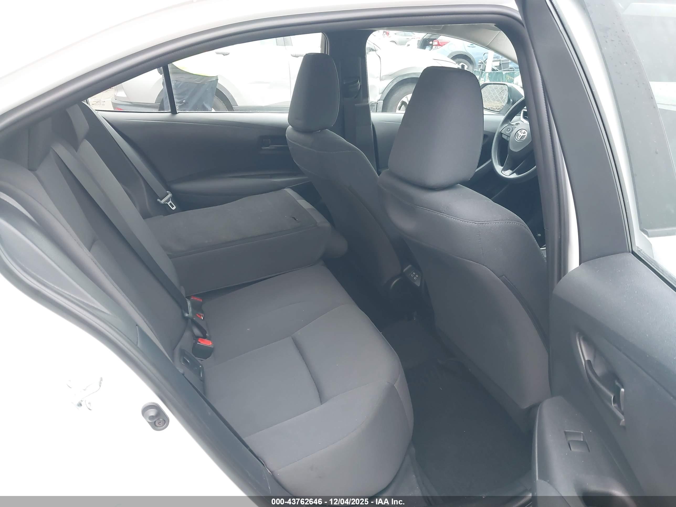 TOYOTA COROLLA image 8