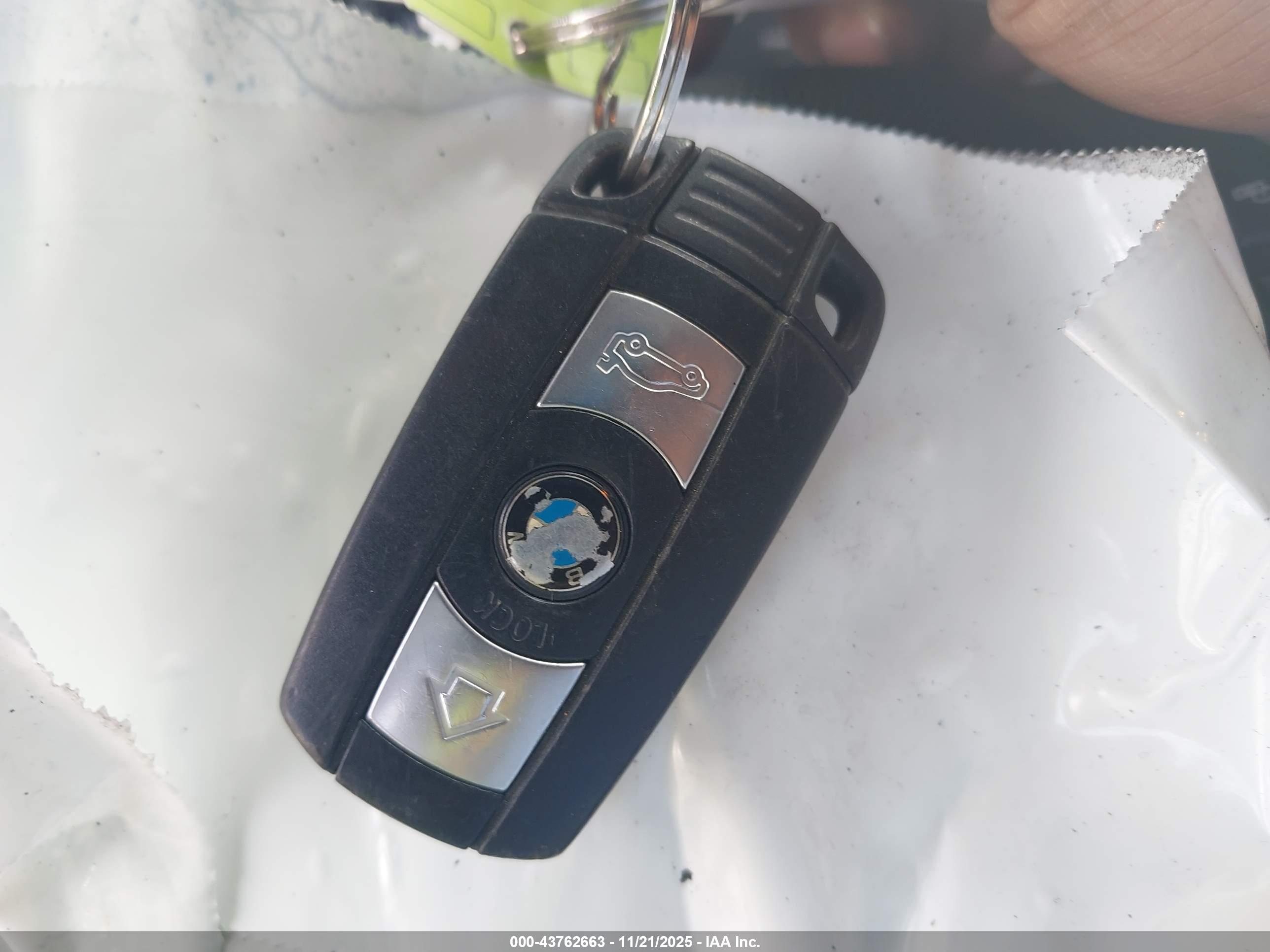 BMW 328I image 11
