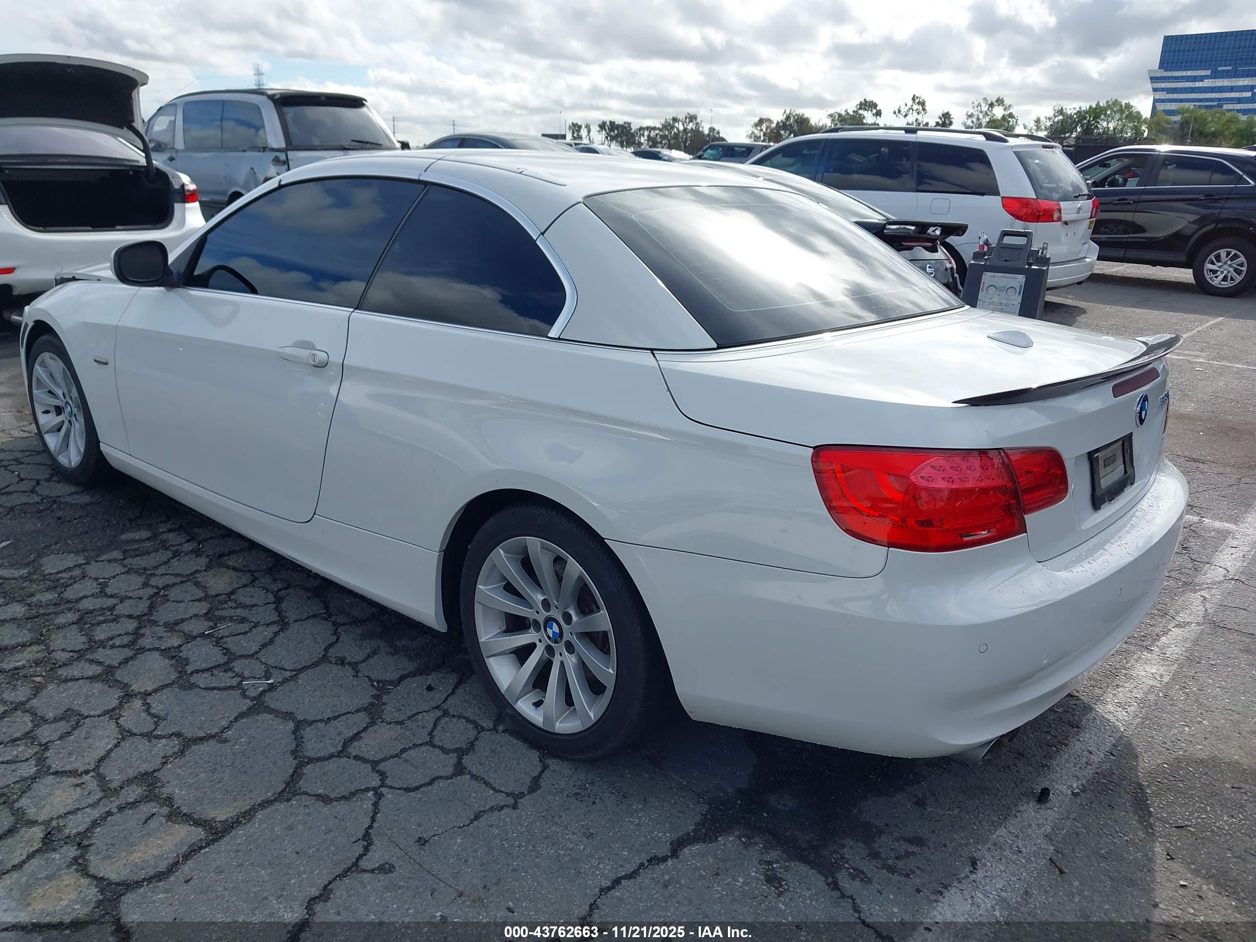 BMW 328I image 3