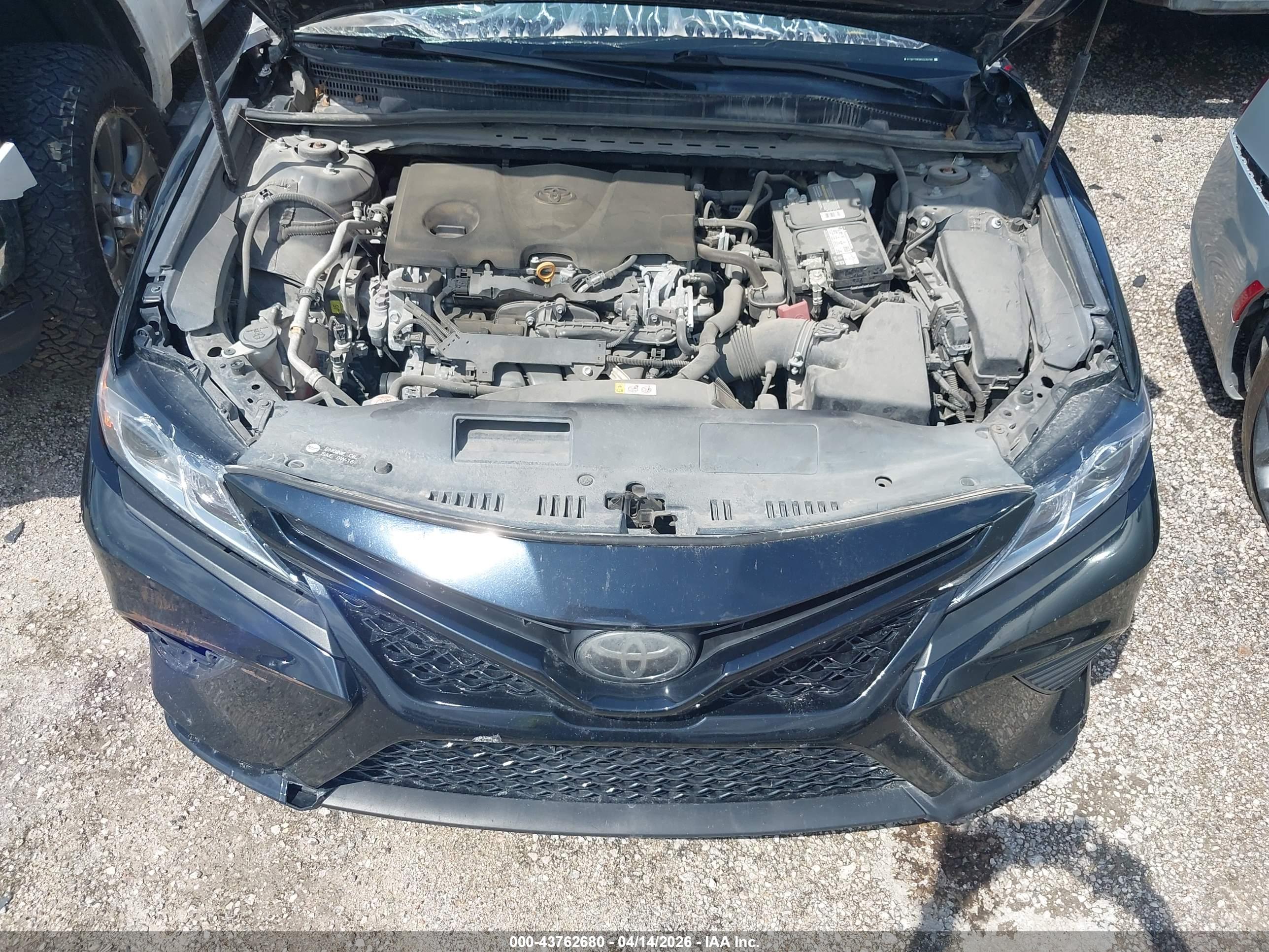 TOYOTA CAMRY image 10