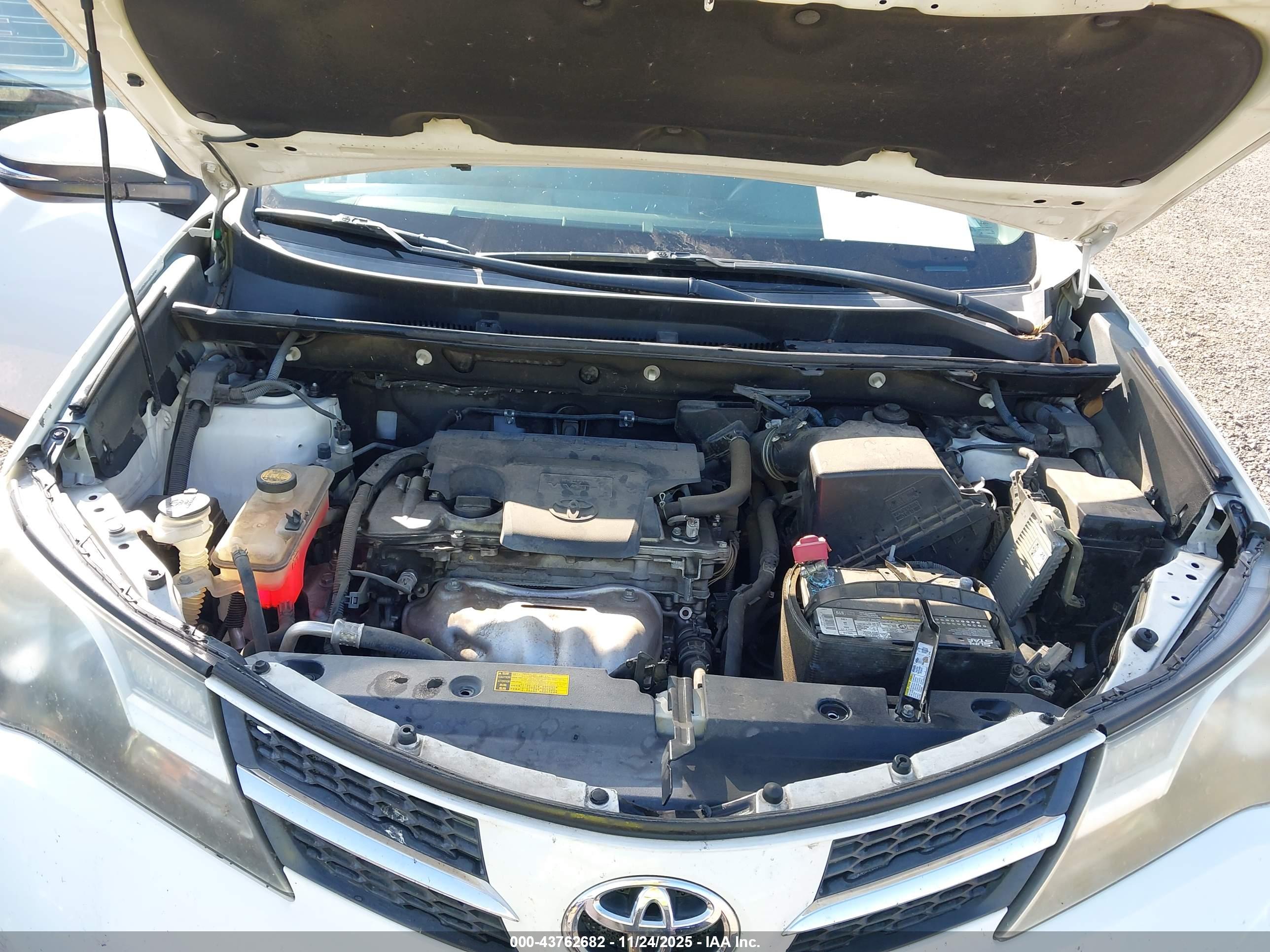TOYOTA RAV4 image 10