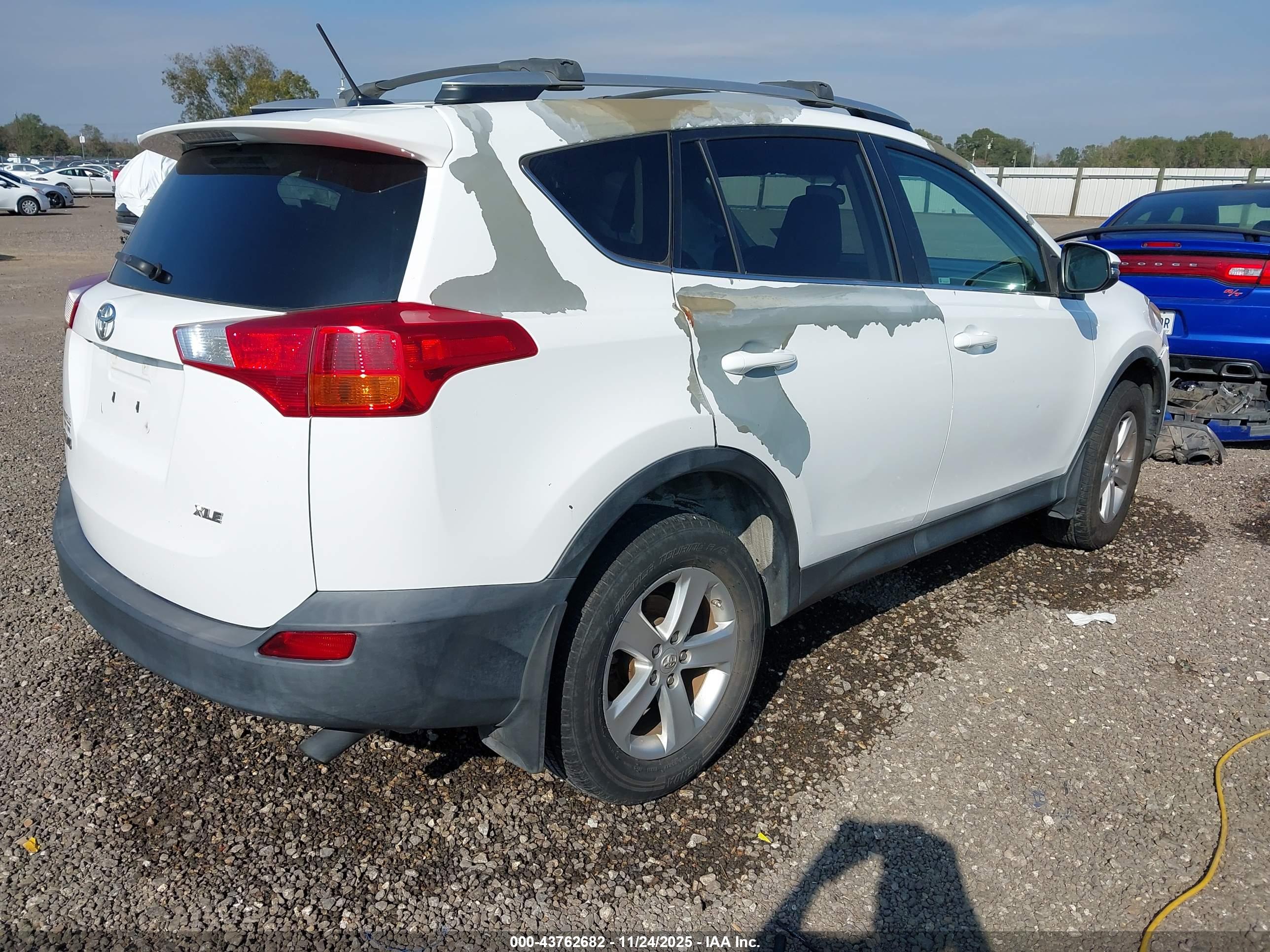 TOYOTA RAV4 image 4