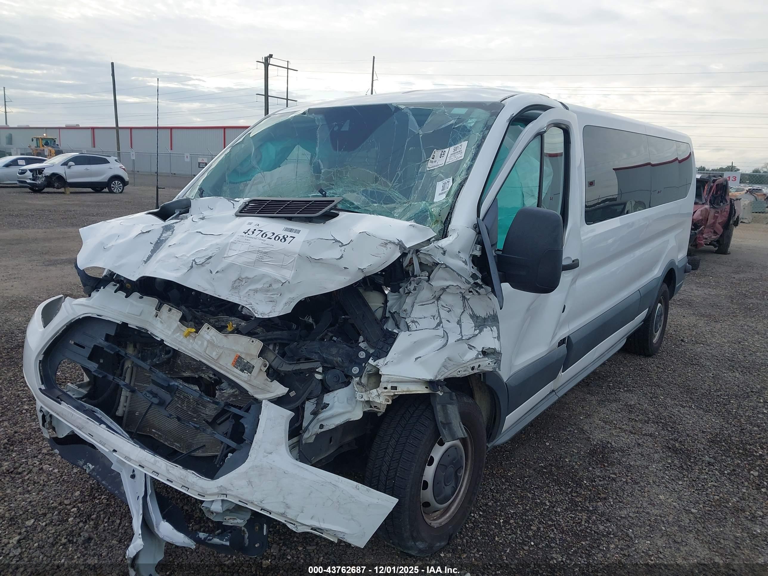FORD TRANSIT-350 image 6