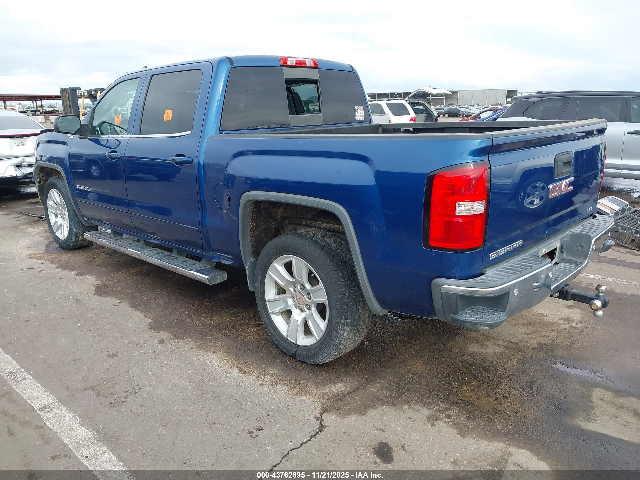 GMC SIERRA image 3
