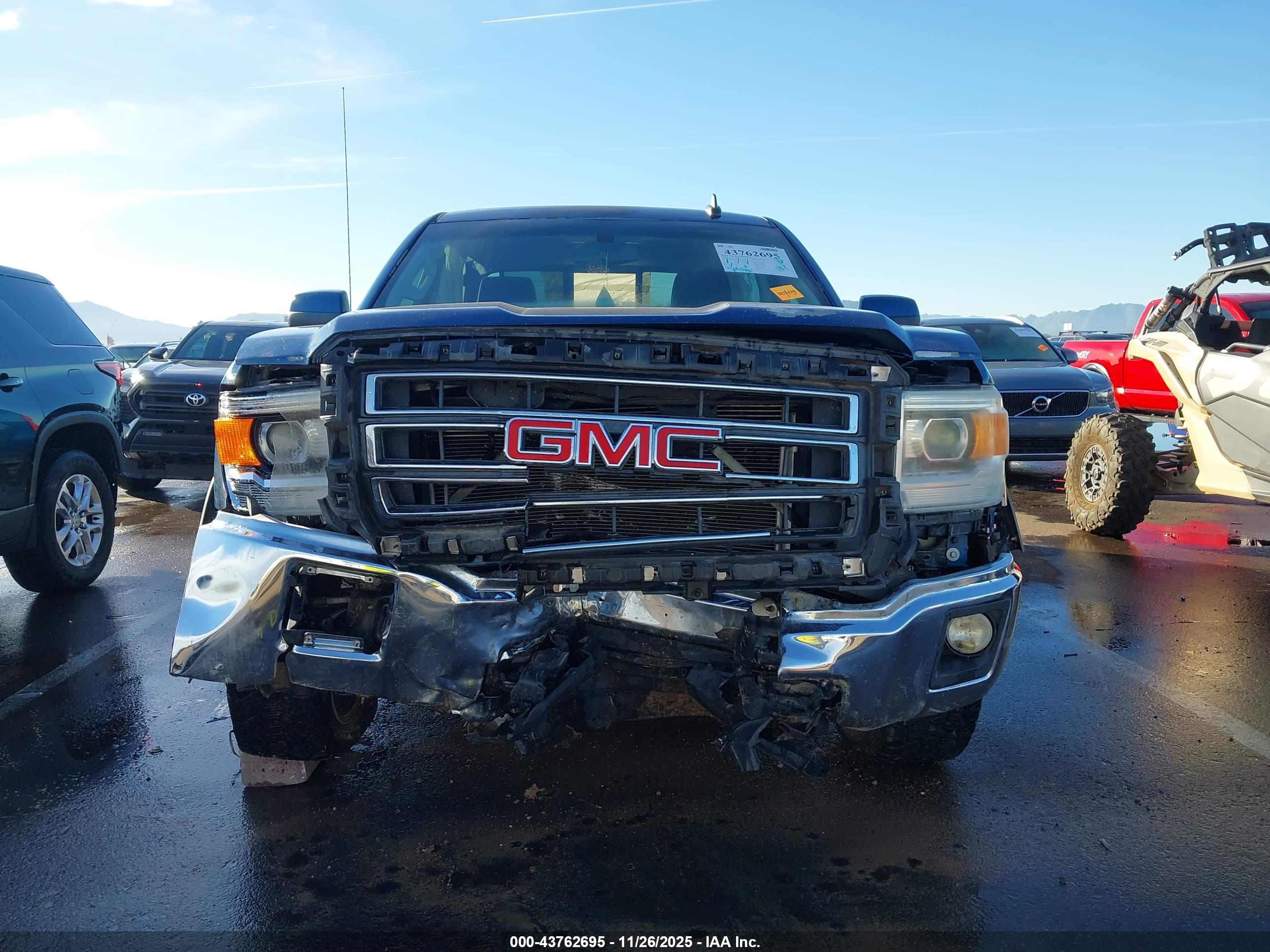 GMC SIERRA image 6