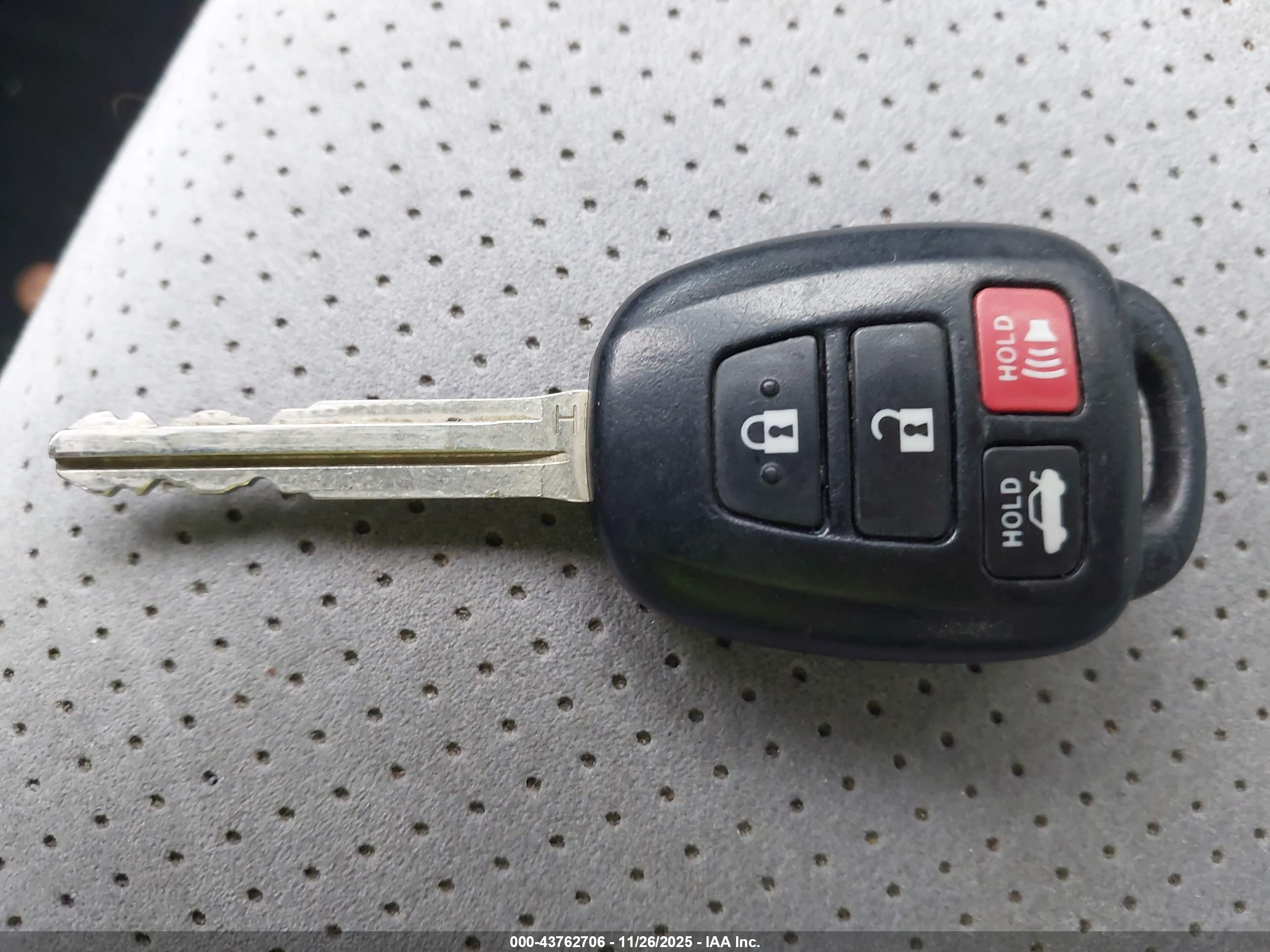 TOYOTA CAMRY image 11