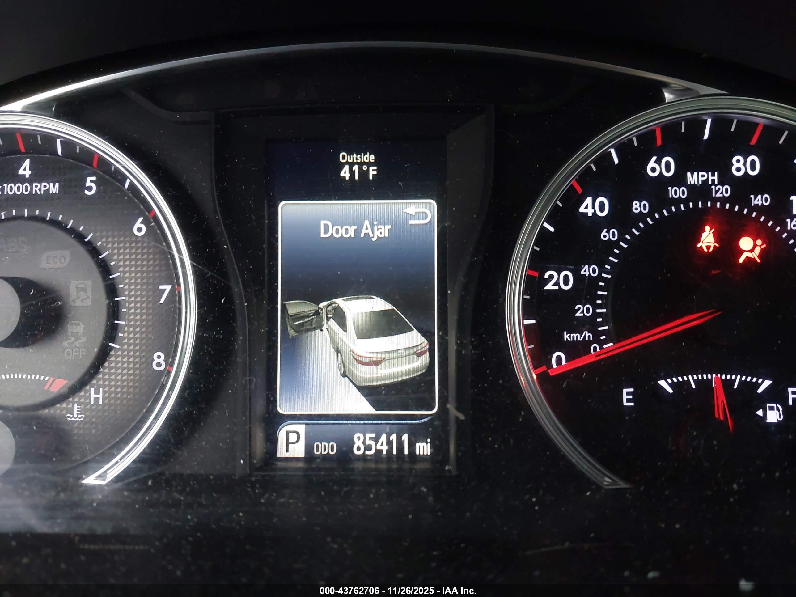 TOYOTA CAMRY image 7
