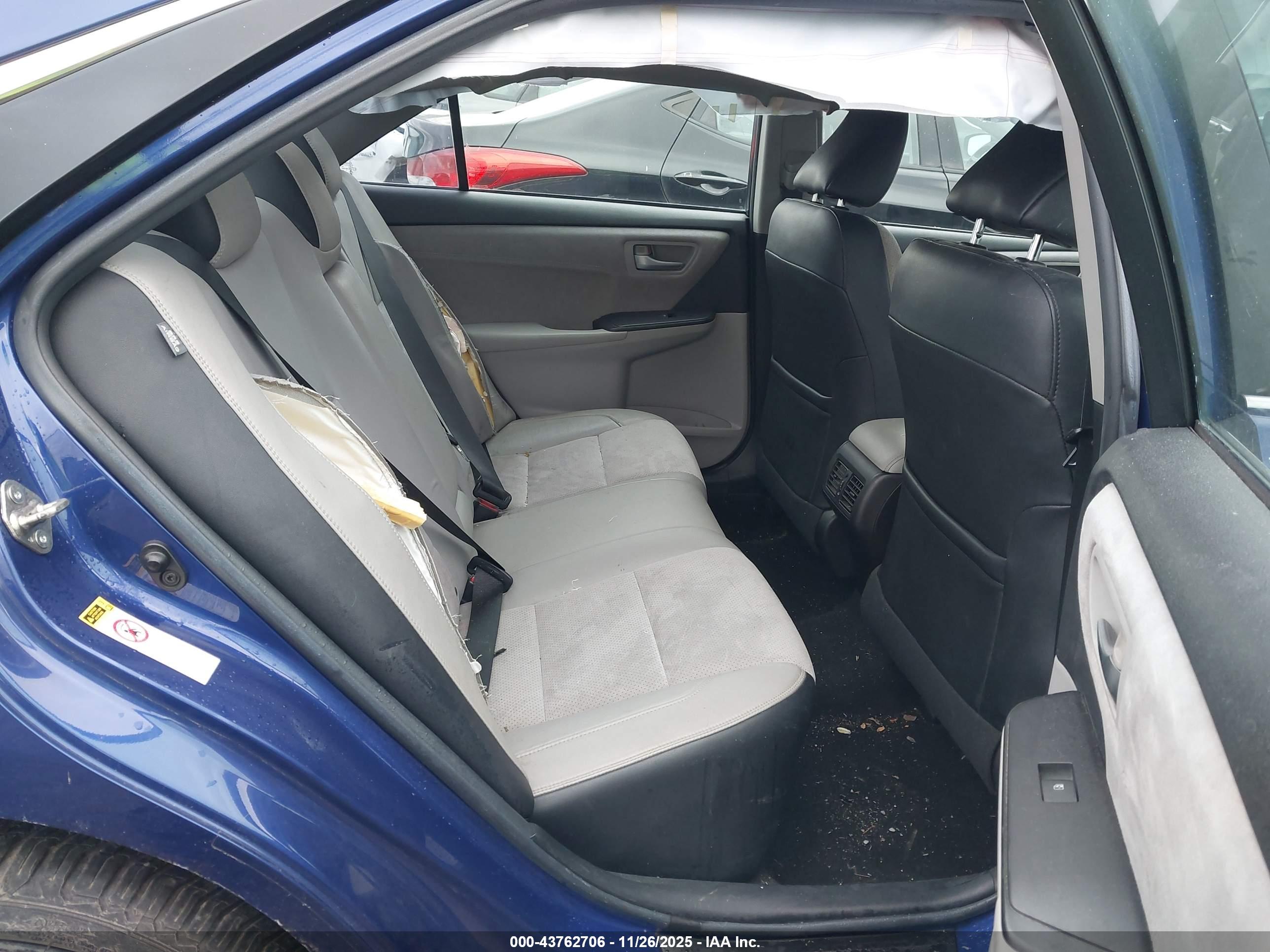 TOYOTA CAMRY image 8