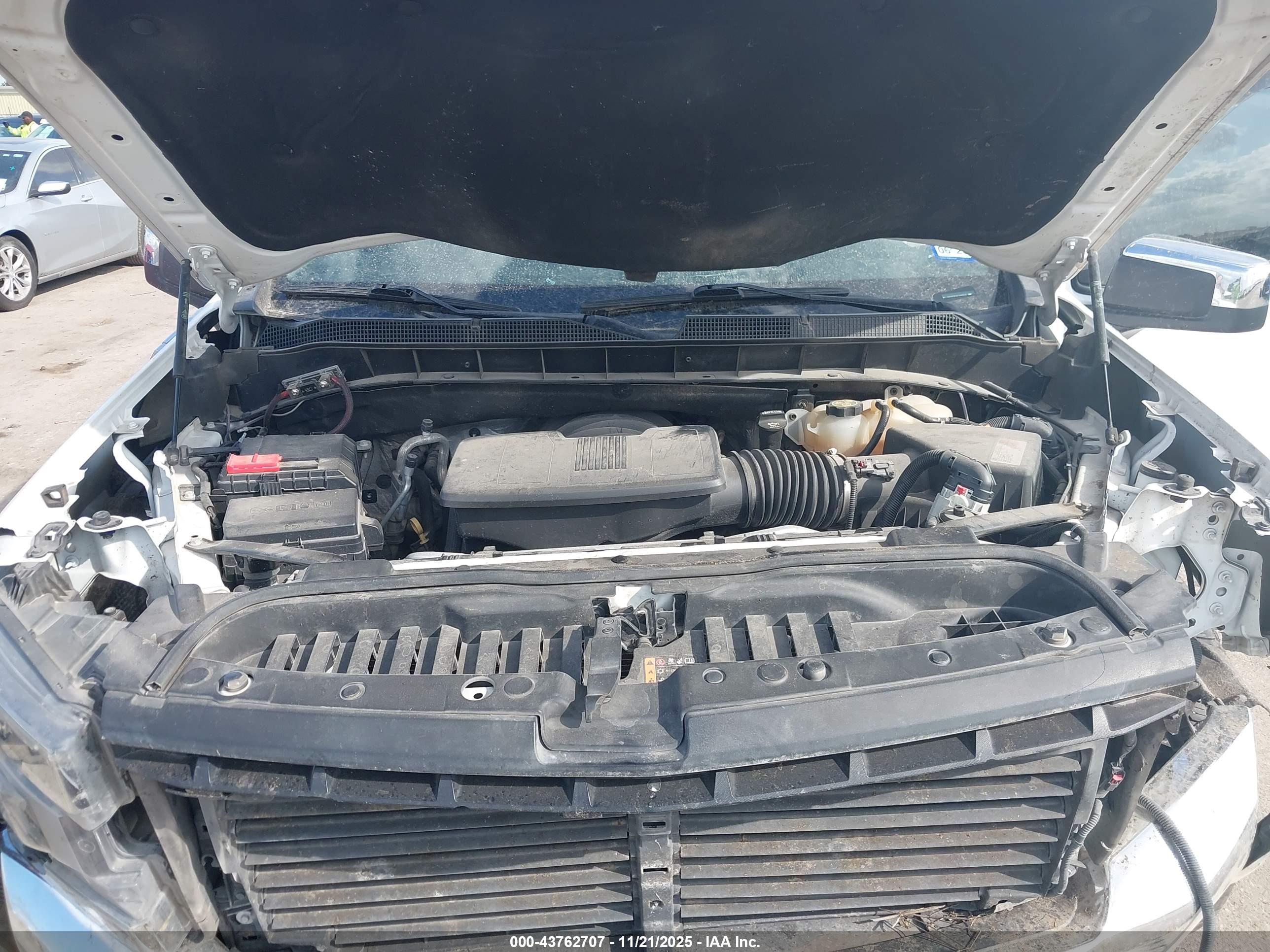 CHEVROLET SILVERADO image 10
