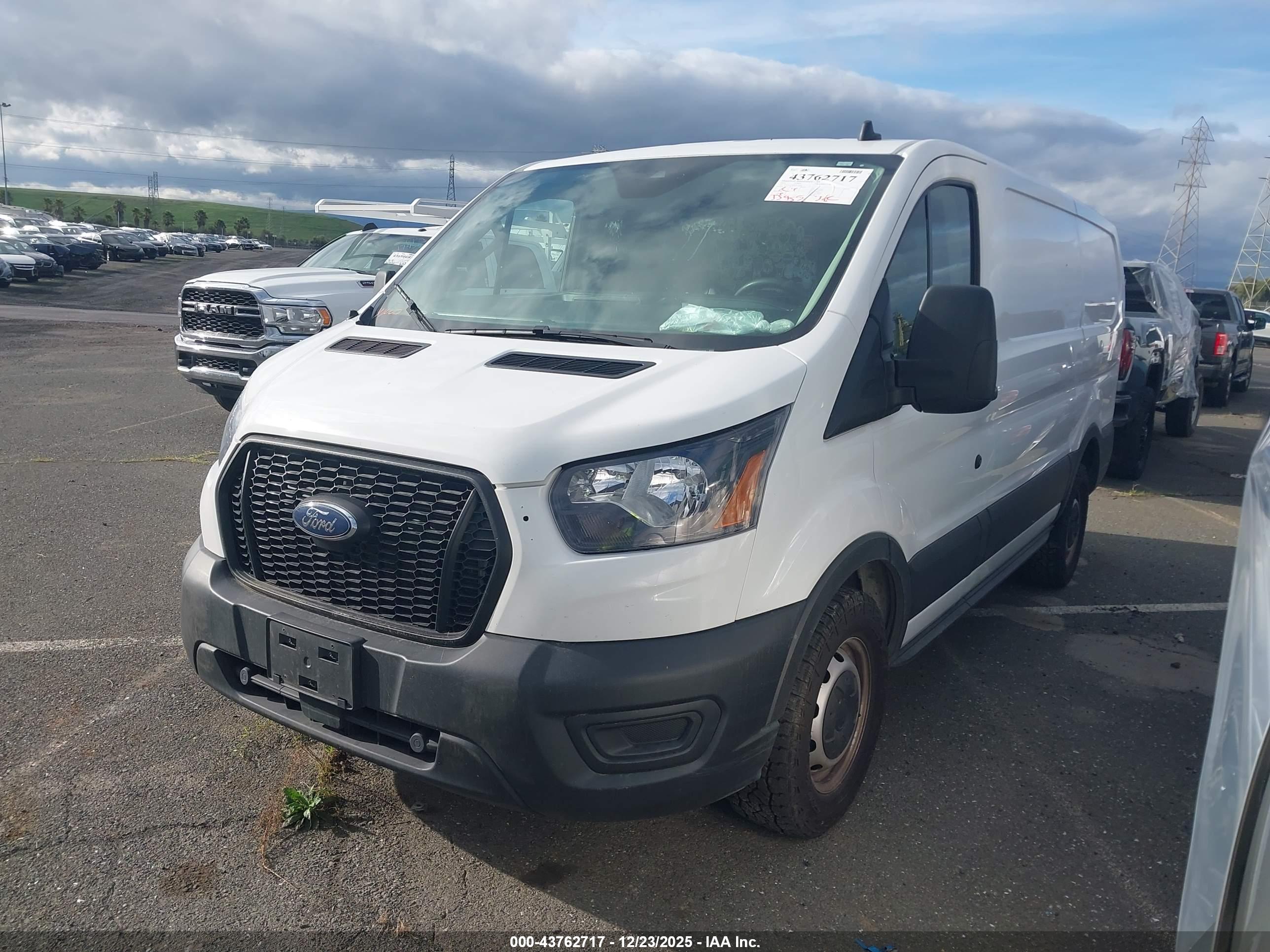 FORD TRANSIT-150 image 2