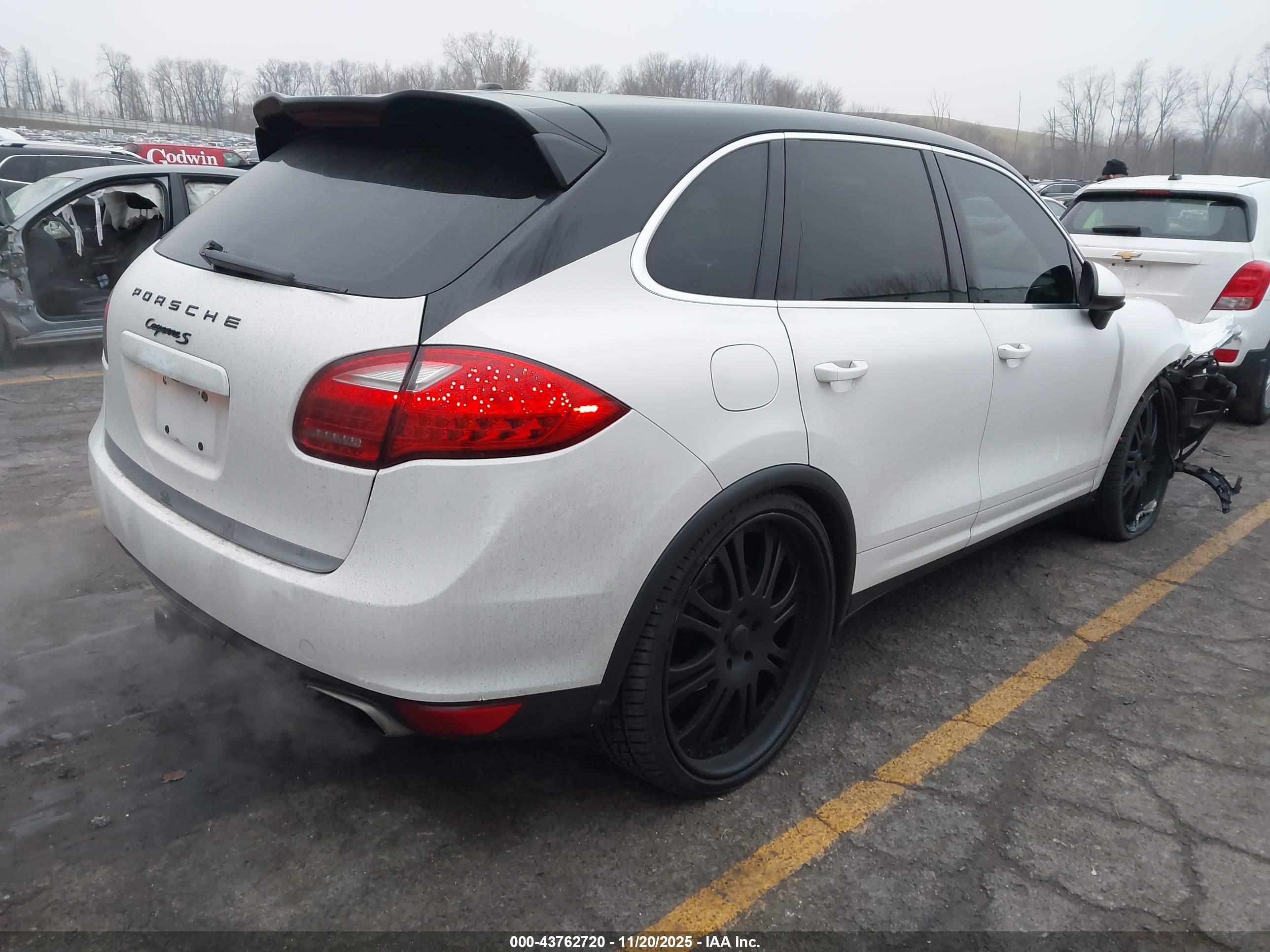 PORSCHE CAYENNE image 4