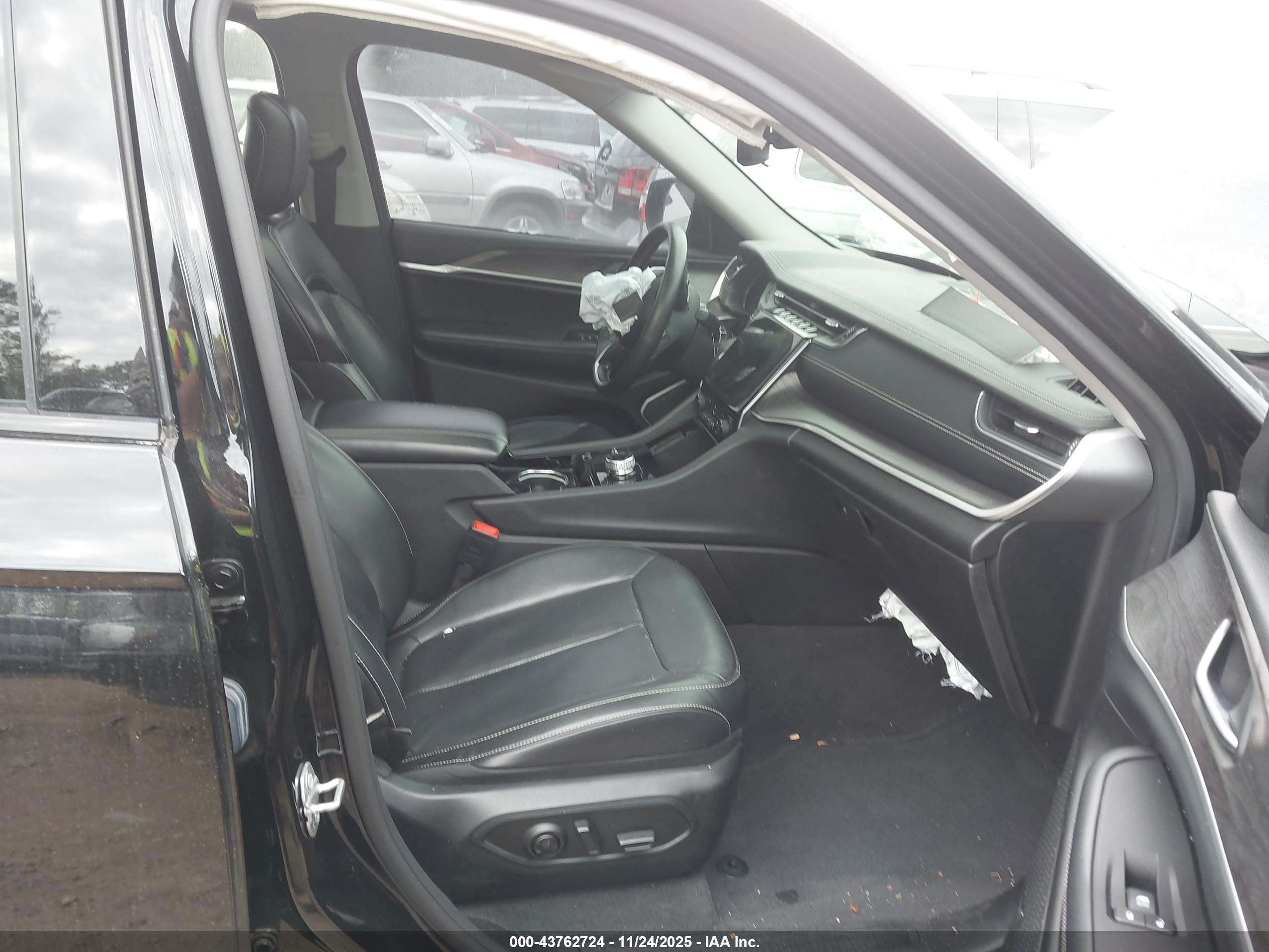JEEP GRAND image 5