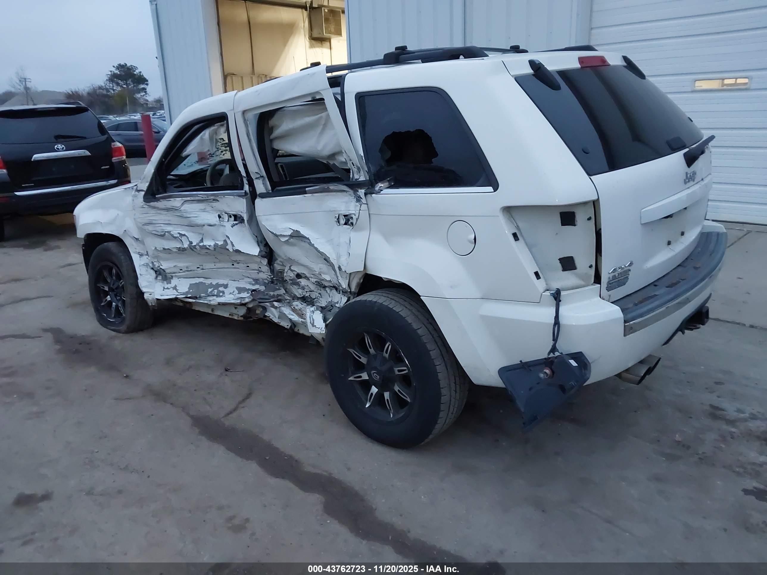 JEEP GRAND image 3