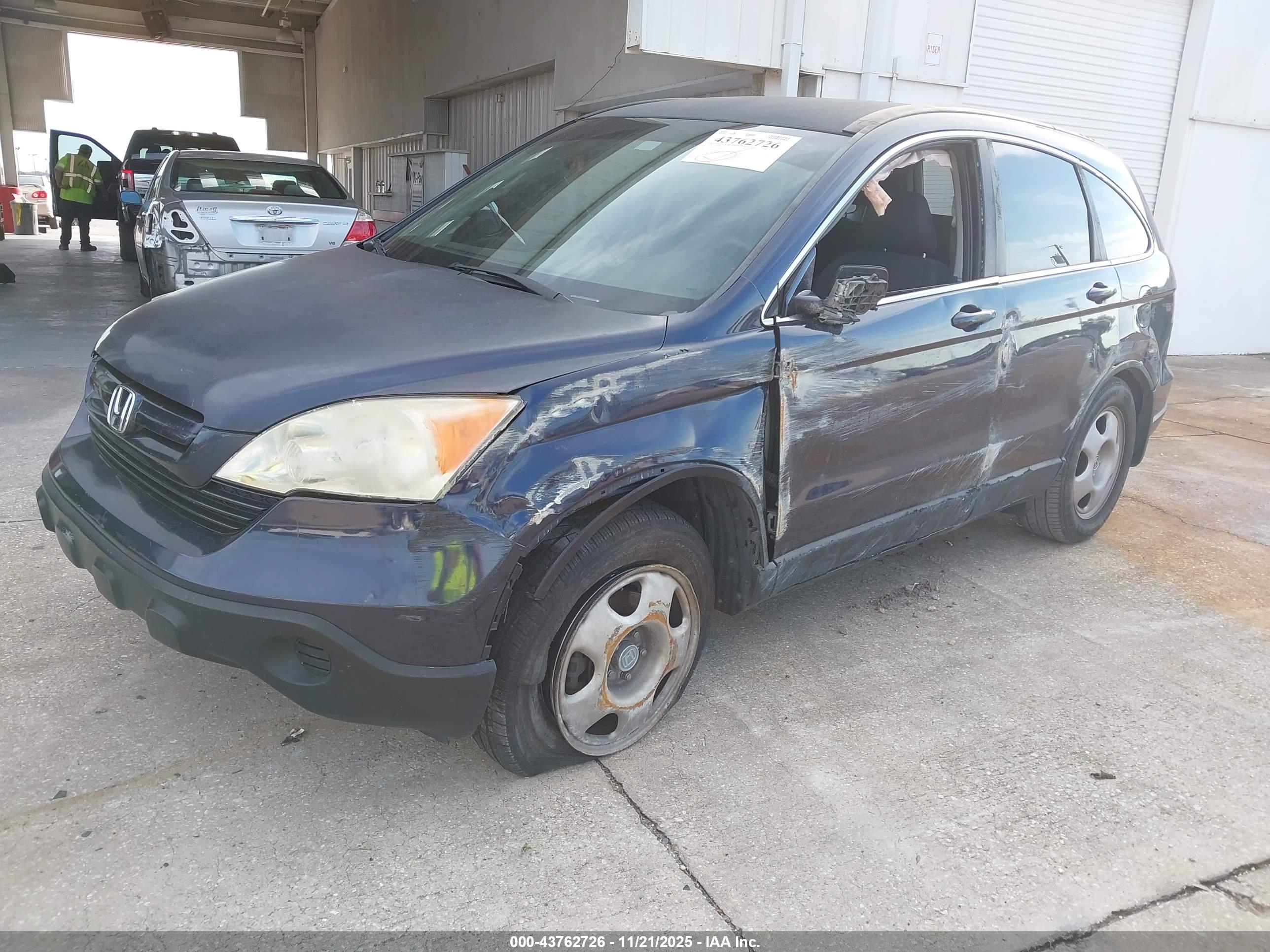 HONDA CR-V image 2