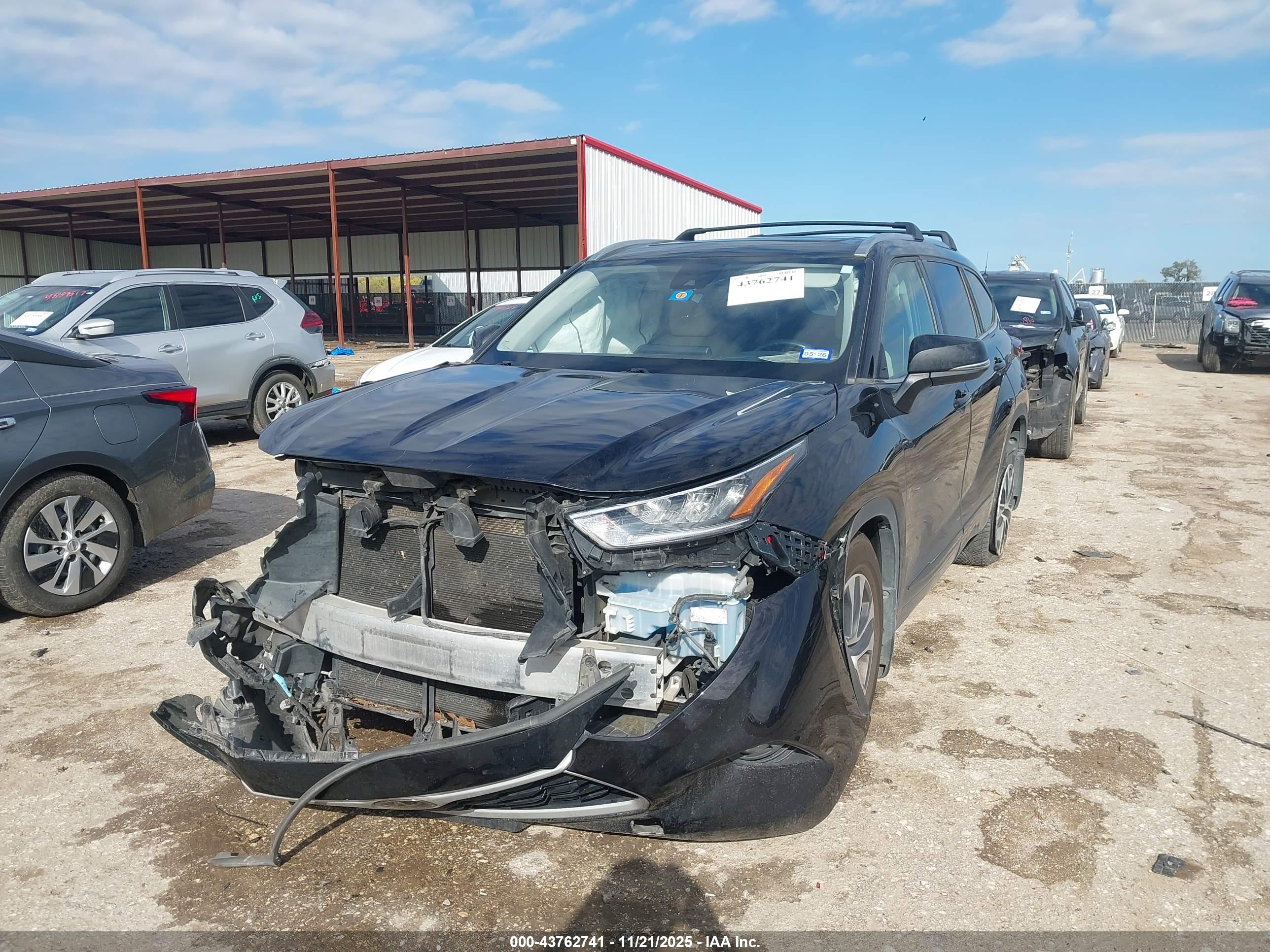 TOYOTA HIGHLANDER image 2
